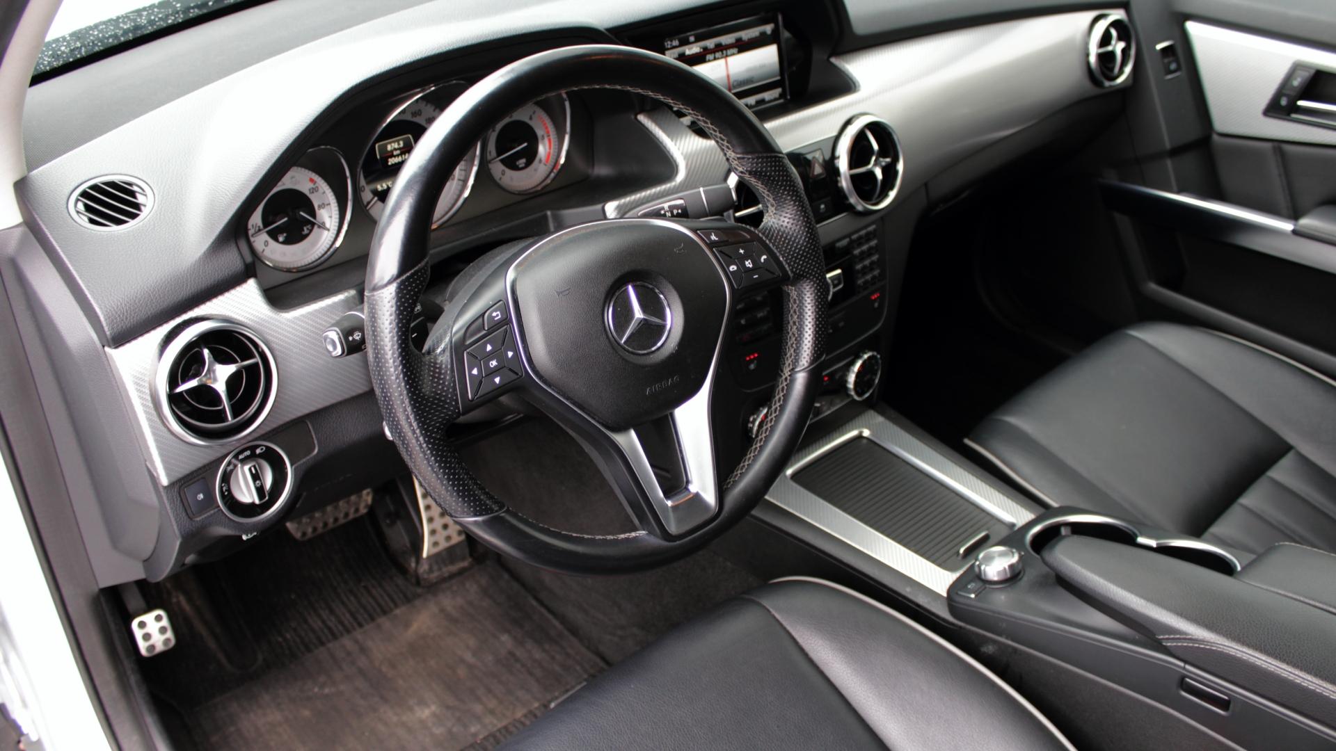 Mercedes-Benz GLK 220 CDI BE 4Matic A AMG *XENON/KOUKKU/NAVI/NAHAT*