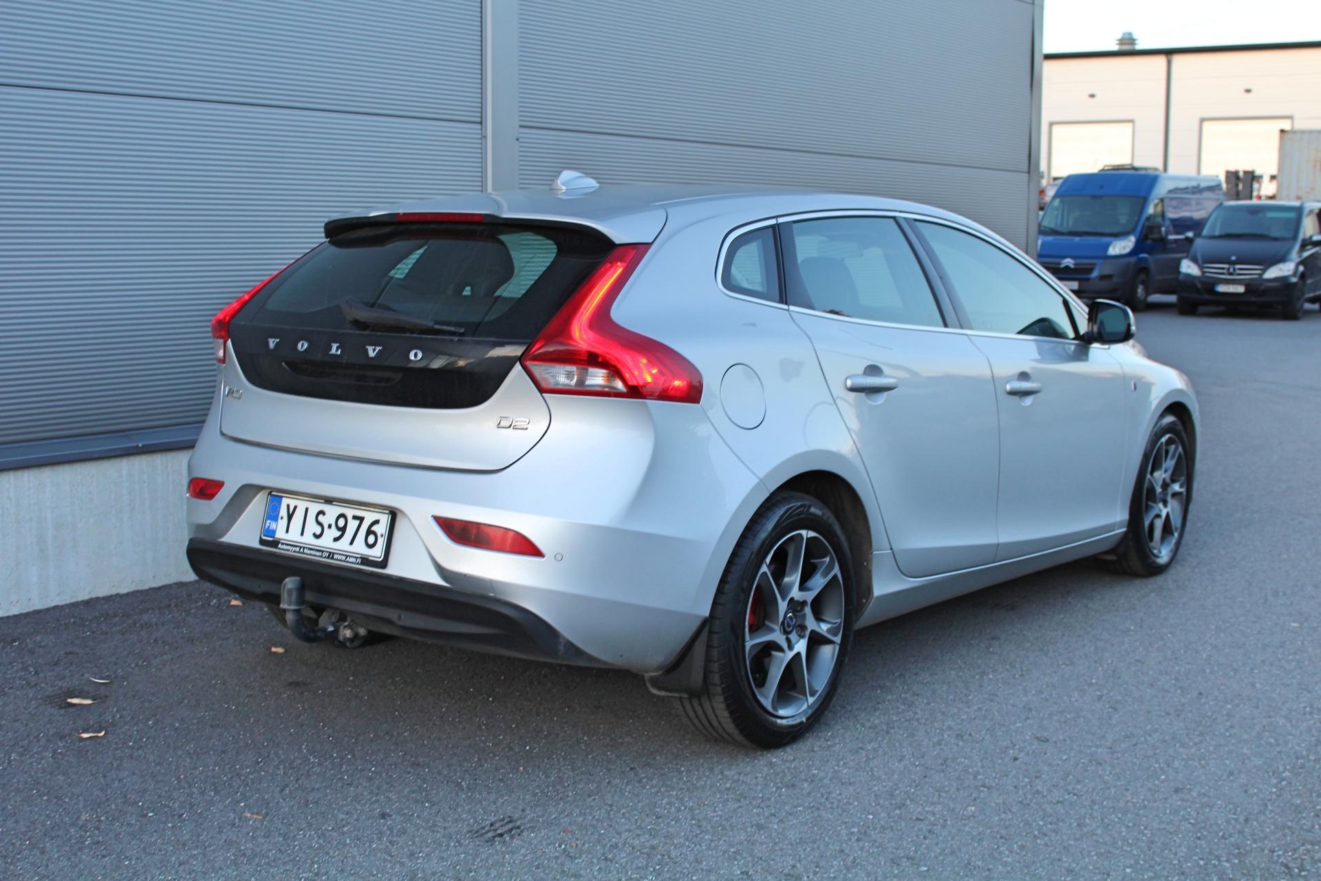 Volvo V40 D2 Ocean Race Business *NAVI/XENON/WEBASTO/KOUKKU*