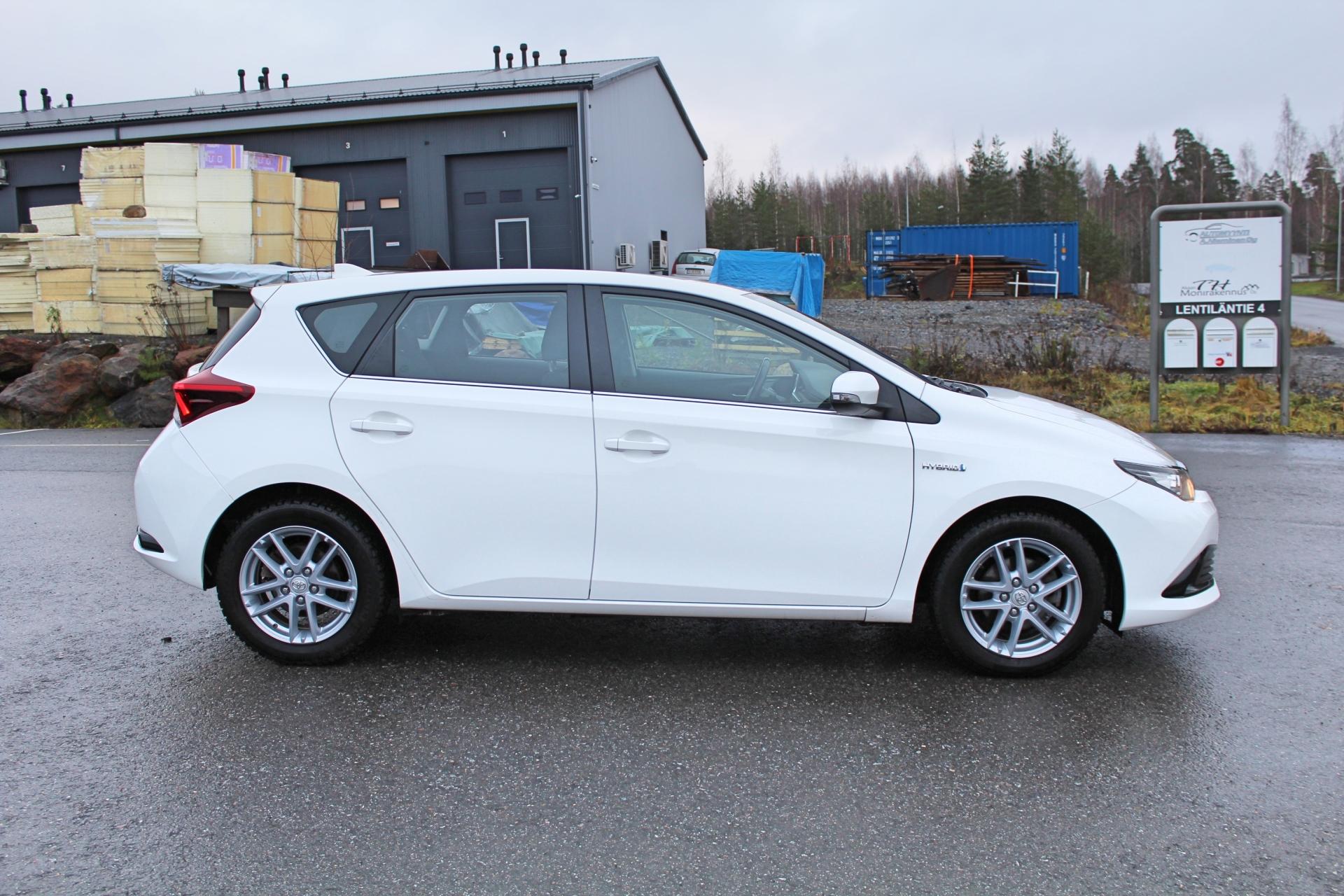 Toyota Auris 1,8 Hybrid Active *SUOMIAUTO/RELAX-TURVA/LOHKOLÄMMITIN*