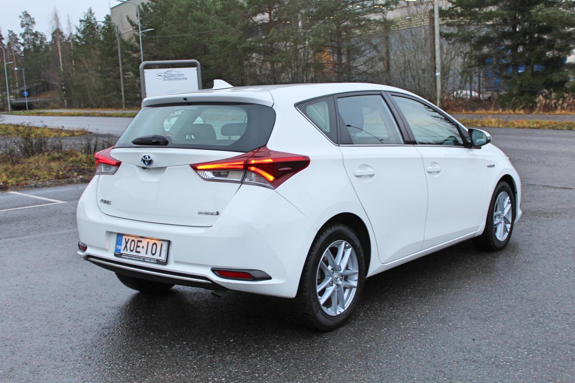 Toyota Auris 1,8 Hybrid Active *SUOMIAUTO/RELAX-TURVA/LOHKOLÄMMITIN*