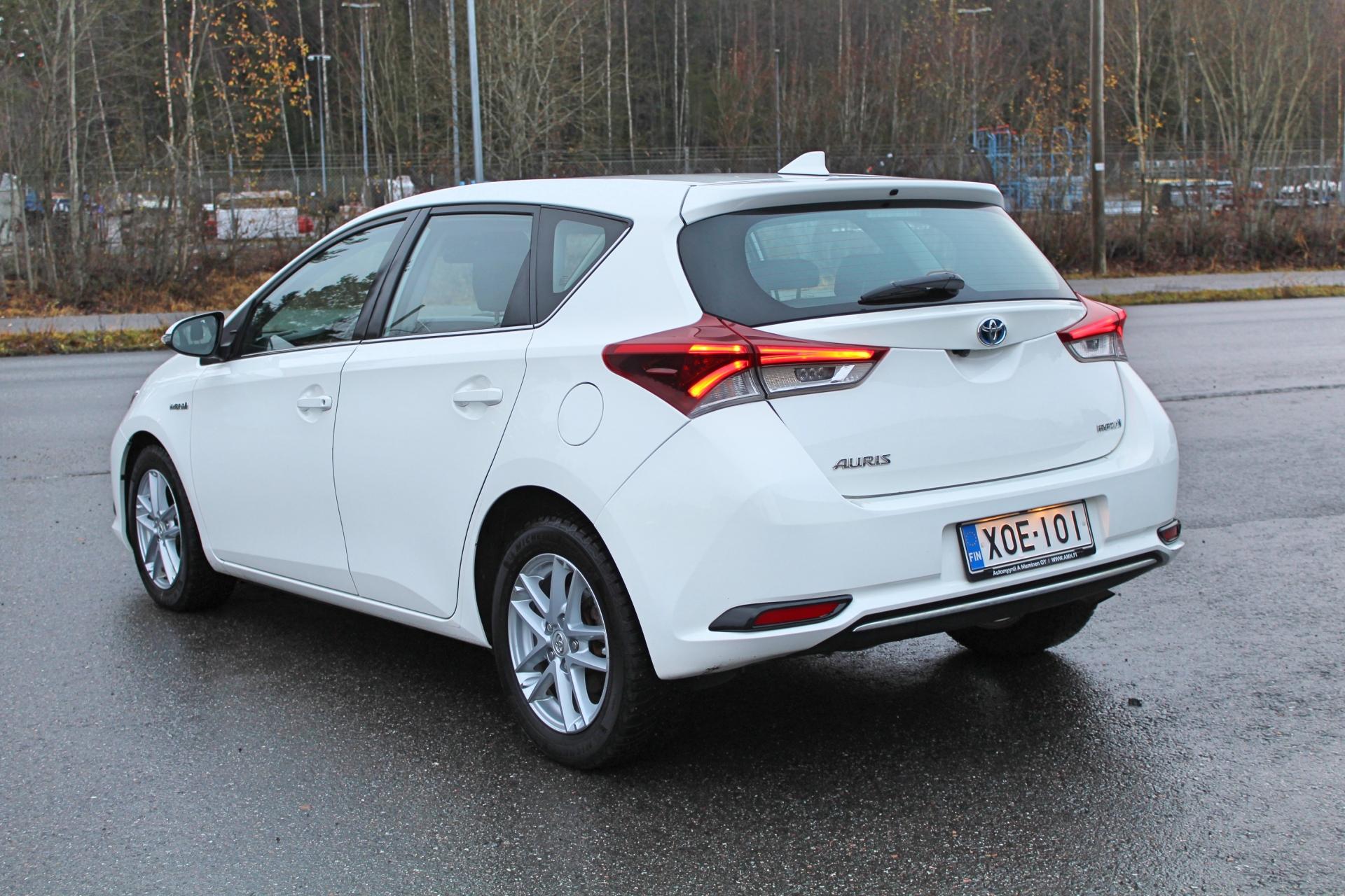 Toyota Auris 1,8 Hybrid Active *SUOMIAUTO/RELAX-TURVA/LOHKOLÄMMITIN*