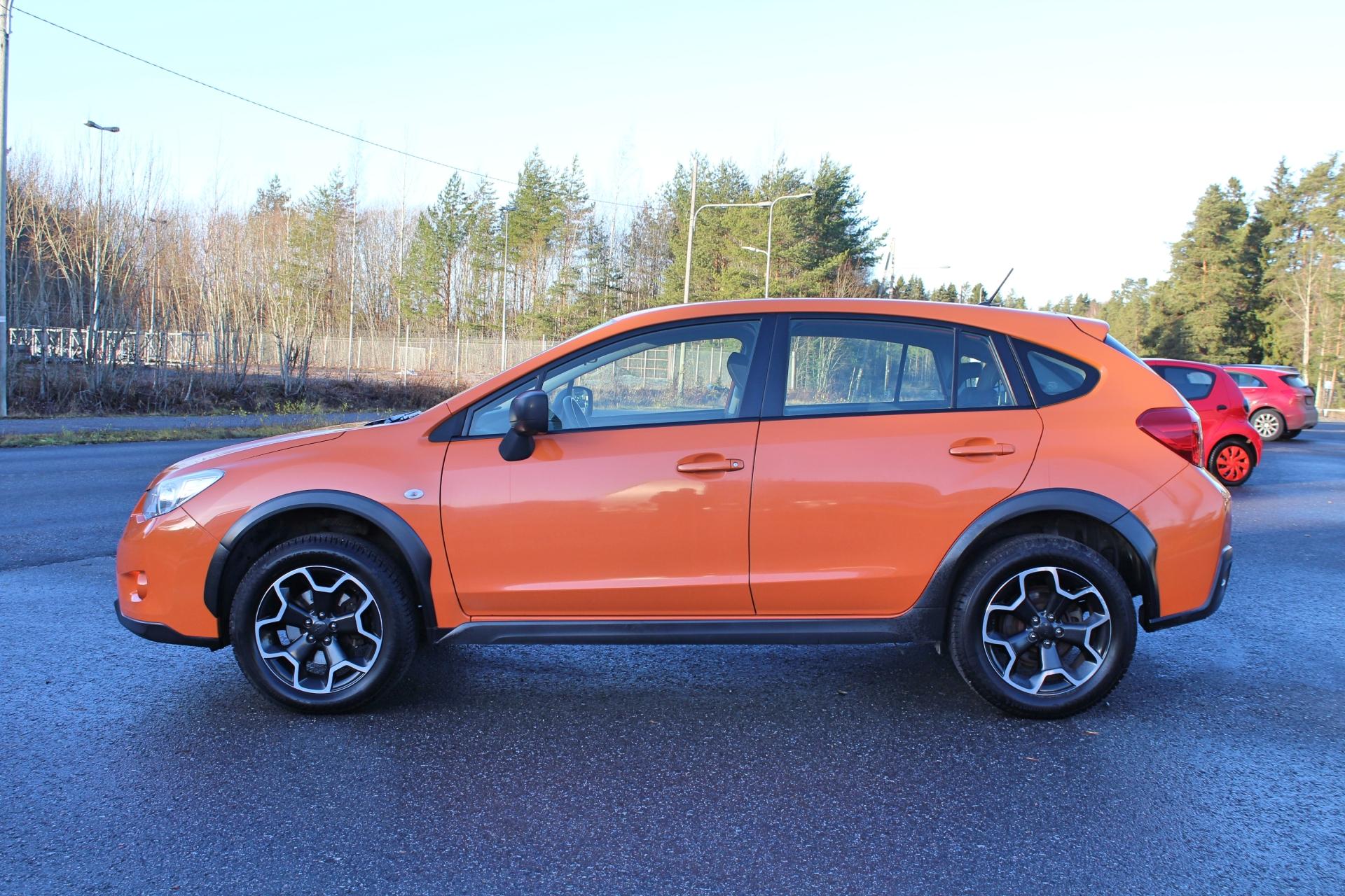 Subaru XV 1.6 4x4 manuaali *1-OMISTEINEN MERKKIHUOLLETTU SUOMIAUTO*