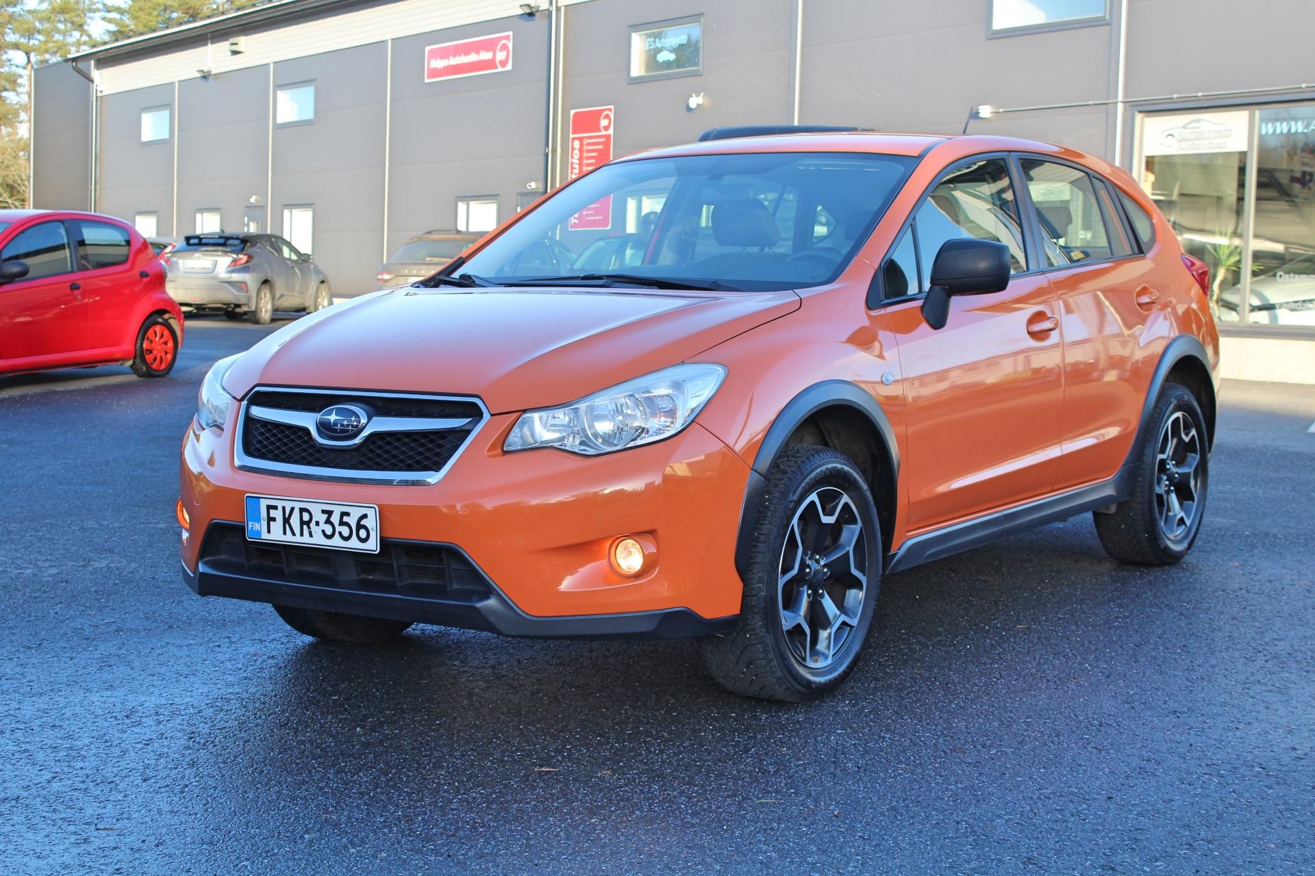 Subaru XV 1.6 4x4 manuaali *1-OMISTEINEN MERKKIHUOLLETTU SUOMIAUTO*