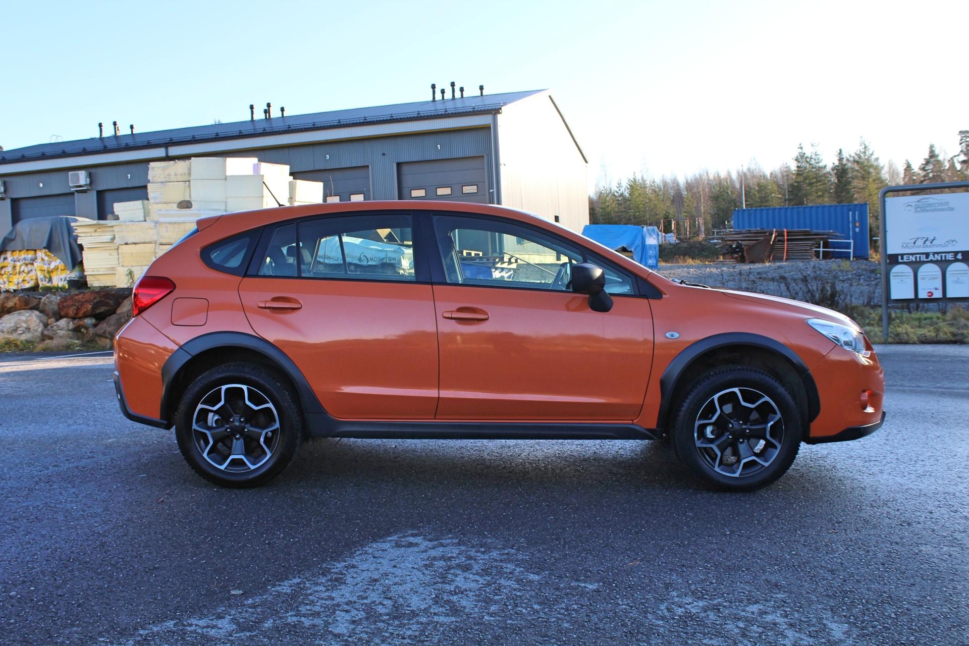 Subaru XV 1.6 4x4 manuaali *1-OMISTEINEN MERKKIHUOLLETTU SUOMIAUTO*