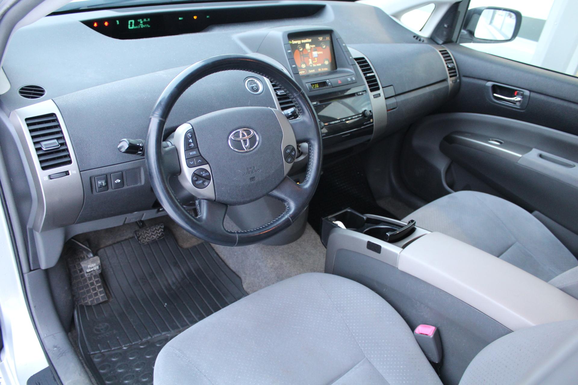 Toyota Prius 1.5 HSD Executive *KEYLESS/JBL/MOOTTORINLÄMMITIN*