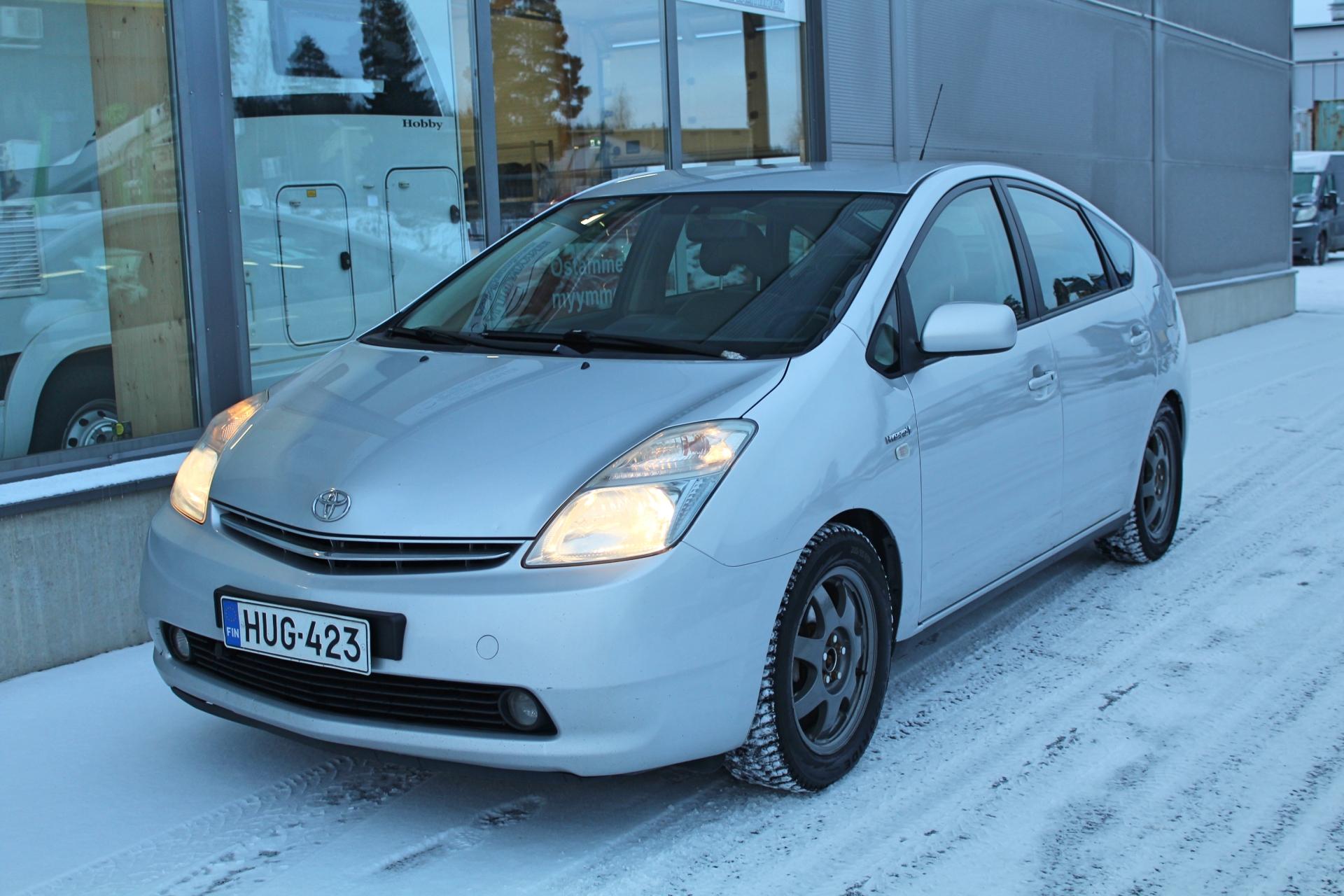 Toyota Prius 1.5 HSD Executive *KEYLESS/JBL/MOOTTORINLÄMMITIN*