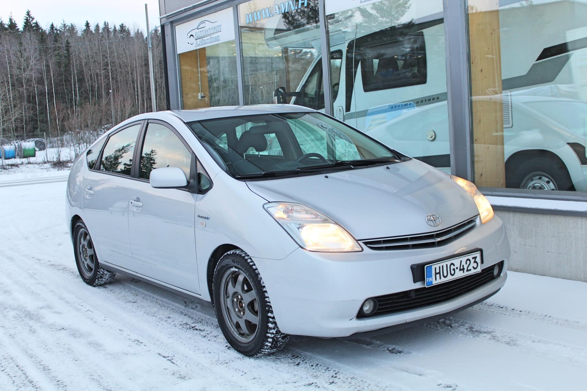 Toyota Prius 1.5 HSD Executive *KEYLESS/JBL/MOOTTORINLÄMMITIN*