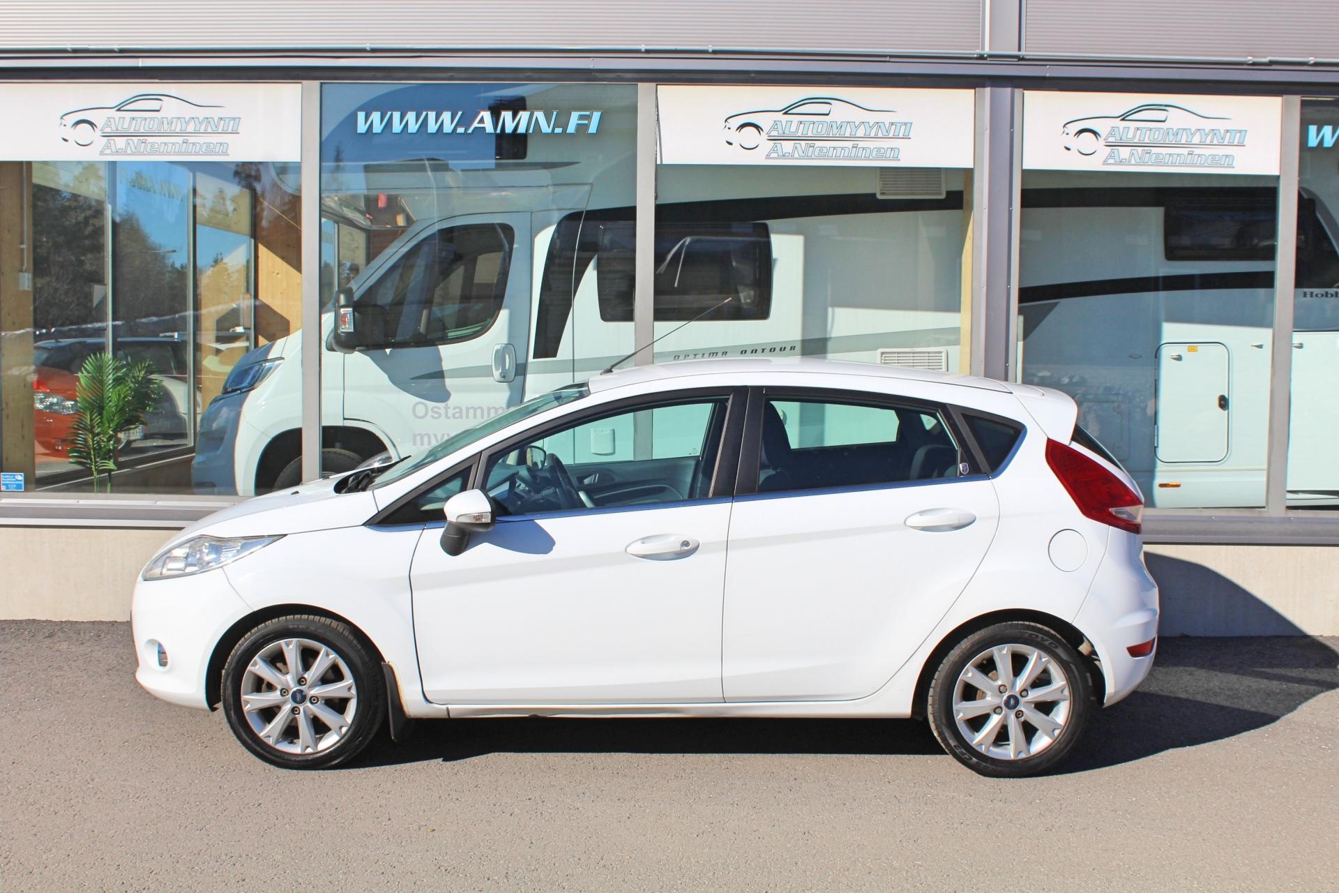 Ford Fiesta 1,4 96 hv autom 5-ov Ghia