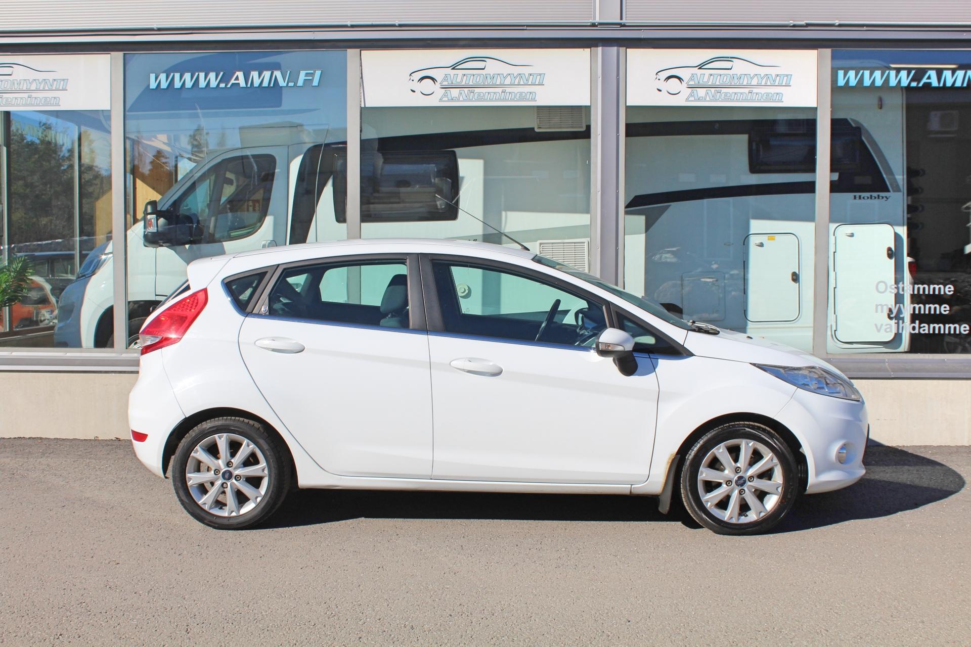 Ford Fiesta 1,4 96 hv autom 5-ov Ghia