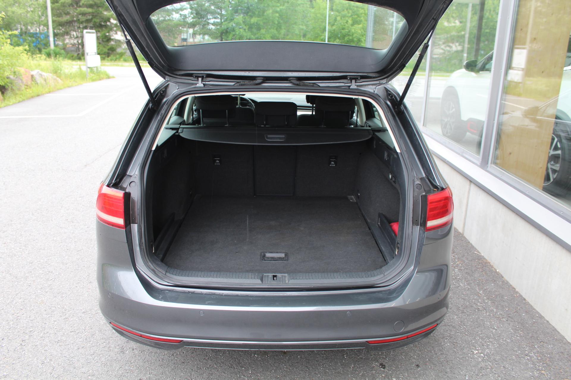 Volkswagen Passat Variant Comfortline 1.6 TDI 120 BMT DSG-aut *WEBASTO/VETOKOUKKU/ERGOPENKIT*