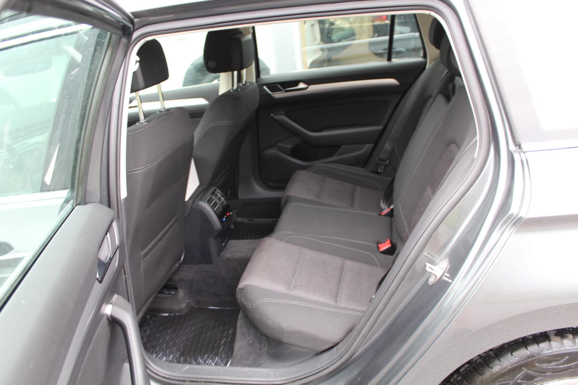 Volkswagen Passat Variant Comfortline 1.6 TDI 120 BMT DSG-aut *WEBASTO/VETOKOUKKU/ERGOPENKIT*