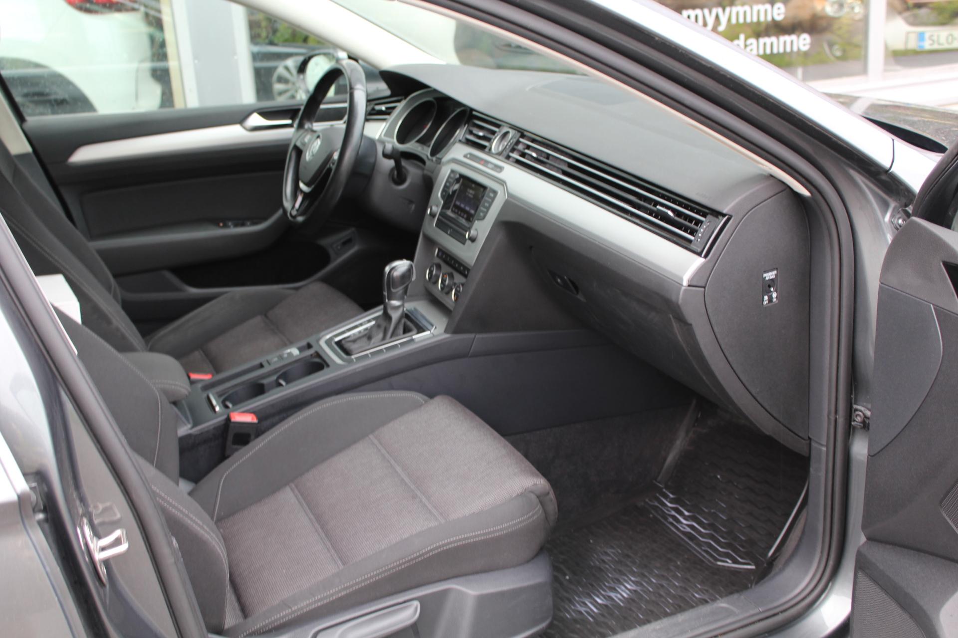 Volkswagen Passat Variant Comfortline 1.6 TDI 120 BMT DSG-aut *WEBASTO/VETOKOUKKU/ERGOPENKIT*
