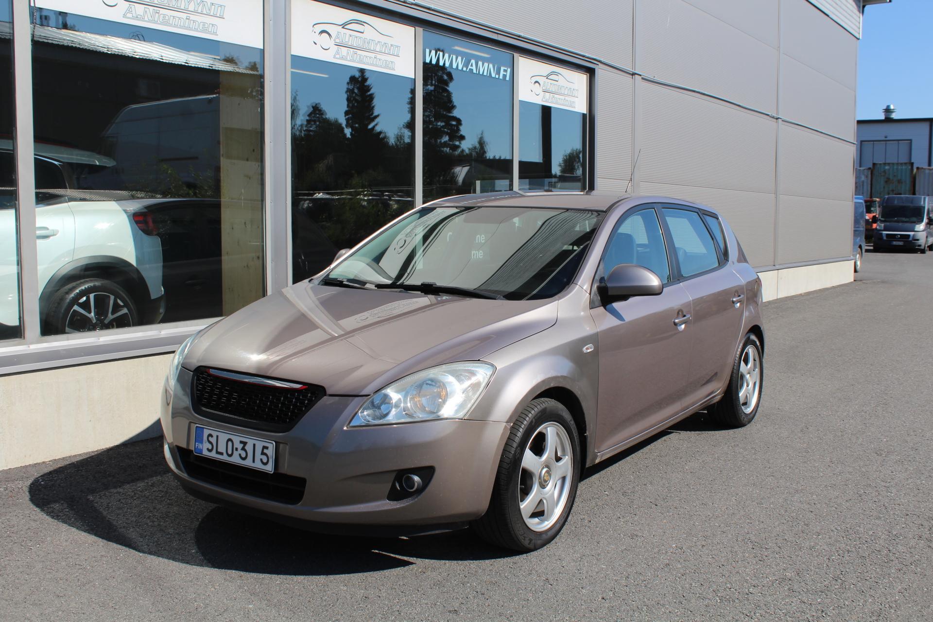 Kia Ceed 2,0i man. 5-ov *AUT-AC/CRUISE/KATSASTUS VOIMASSA 2/2026*