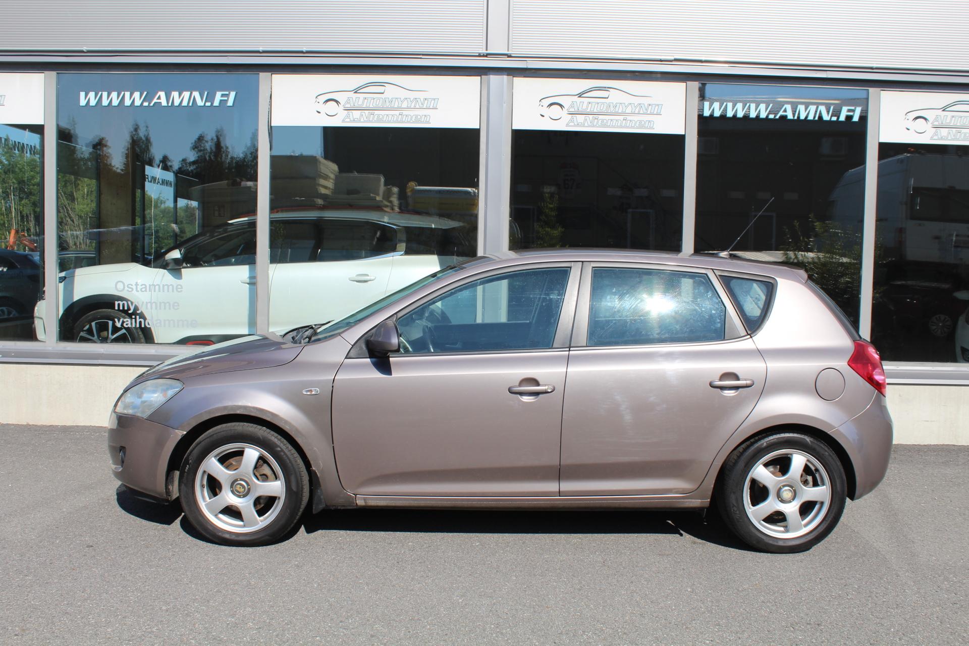 Kia Ceed 2,0i man. 5-ov *AUT-AC/CRUISE/KATSASTUS VOIMASSA 2/2026*