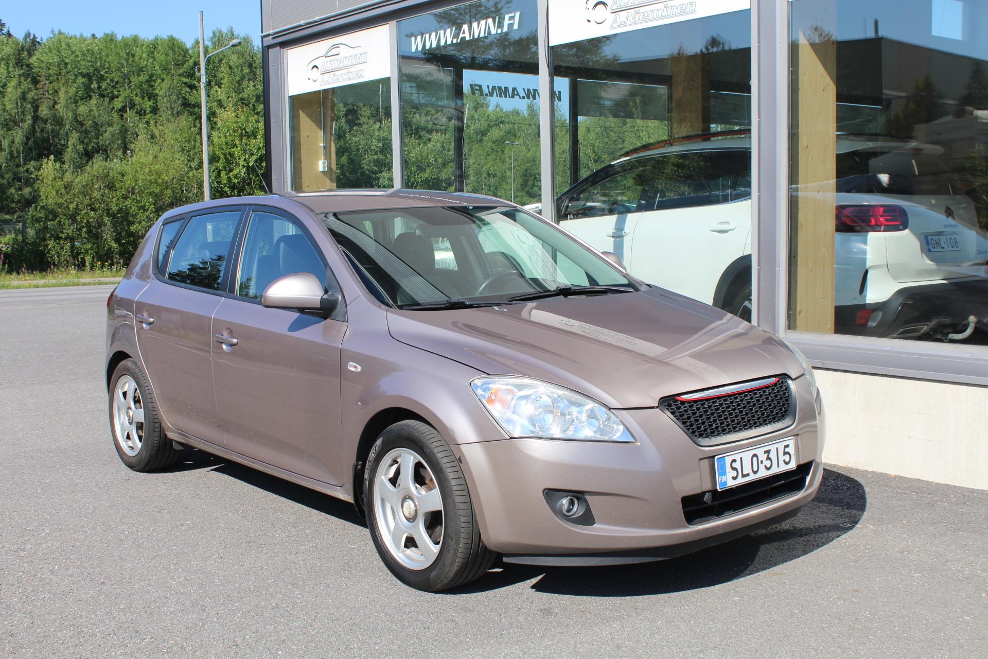 Kia Ceed 2,0i man. 5-ov *AUT-AC/CRUISE/KATSASTUS VOIMASSA 2/2026*