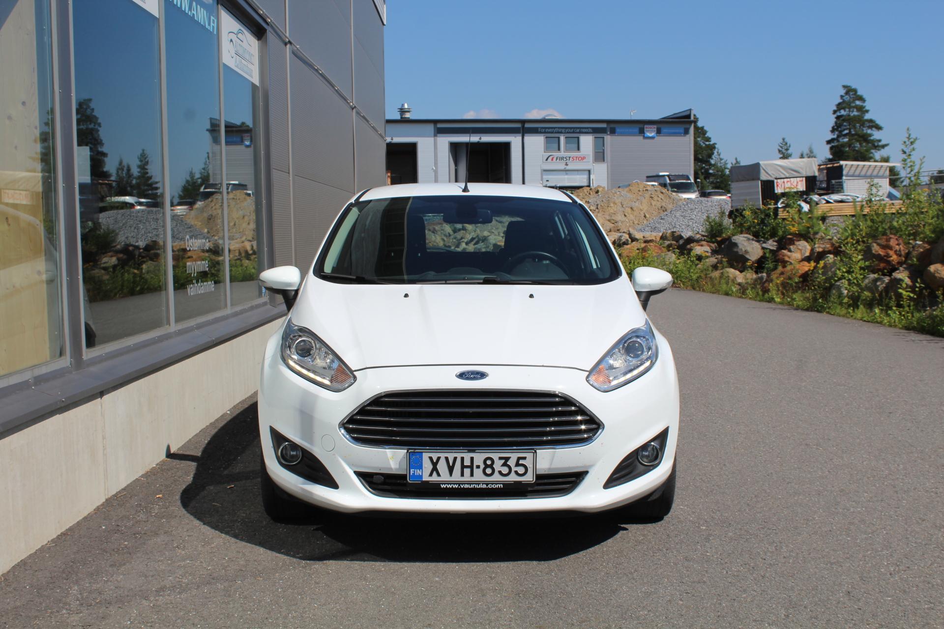 Ford Fiesta EcoBoost 100hv Titanium 5-ov *JAKOHIHNA VAIHDETTU/JUURI KATSASTETTU/UUDET KESÄRENKAAT/CRUISE*
