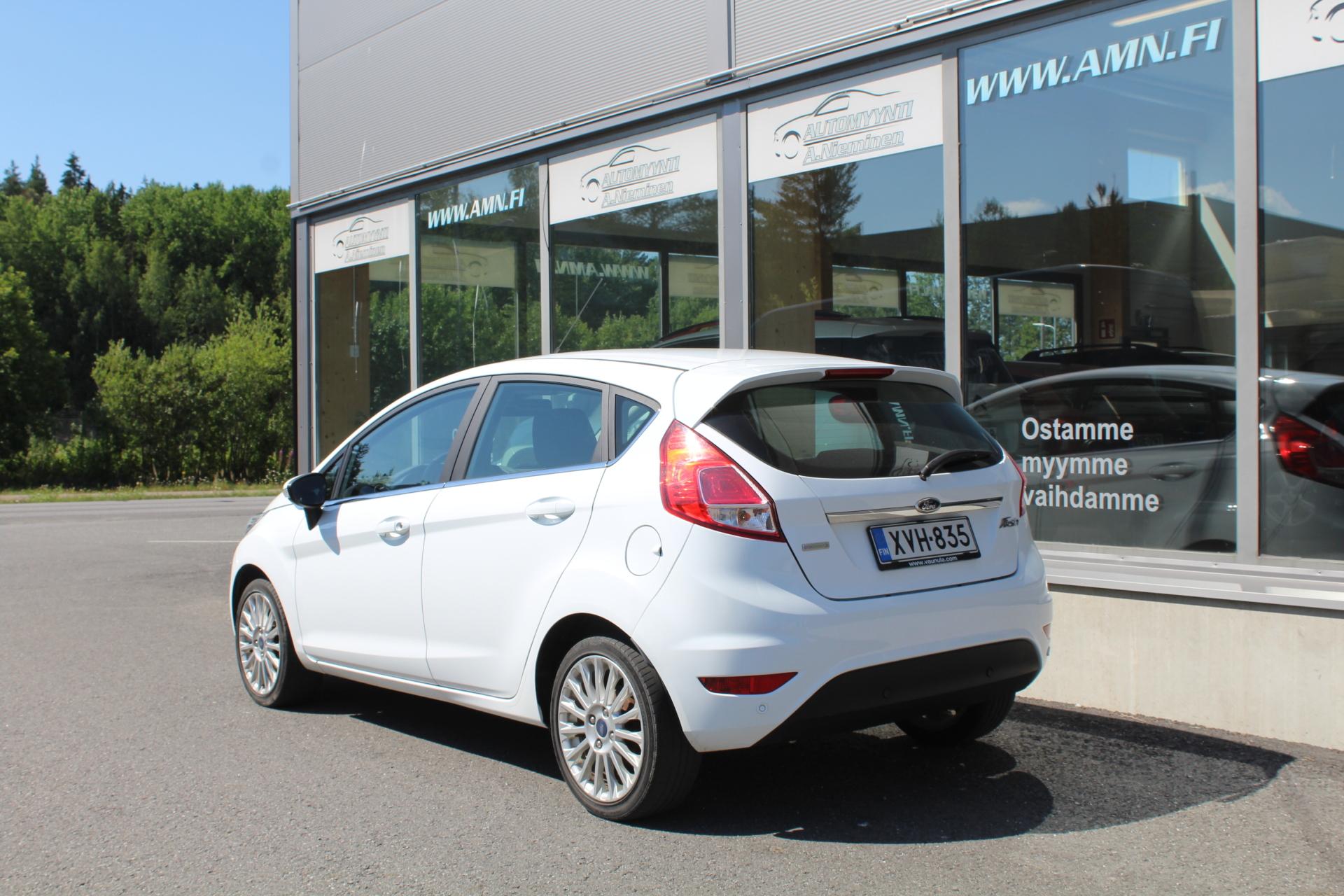 Ford Fiesta EcoBoost 100hv Titanium 5-ov *JAKOHIHNA VAIHDETTU/JUURI KATSASTETTU/UUDET KESÄRENKAAT/CRUISE*