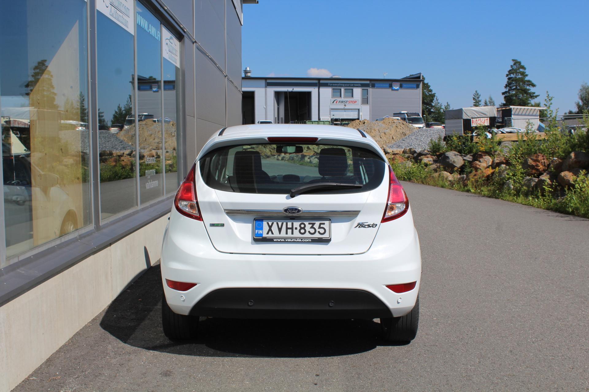 Ford Fiesta EcoBoost 100hv Titanium 5-ov *JAKOHIHNA VAIHDETTU/JUURI KATSASTETTU/UUDET KESÄRENKAAT/CRUISE*