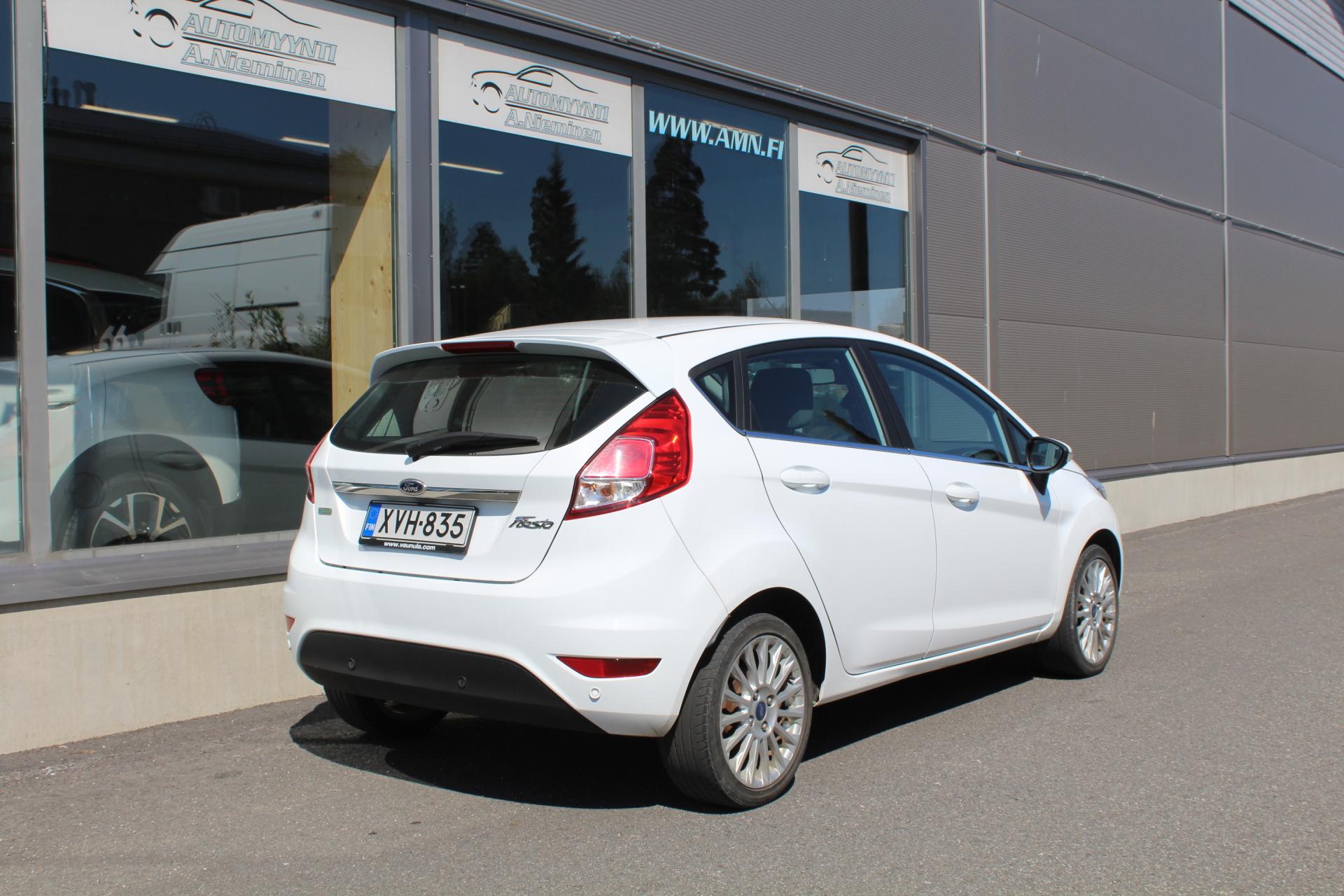 Ford Fiesta EcoBoost 100hv Titanium 5-ov *JAKOHIHNA VAIHDETTU/JUURI KATSASTETTU/UUDET KESÄRENKAAT/CRUISE*