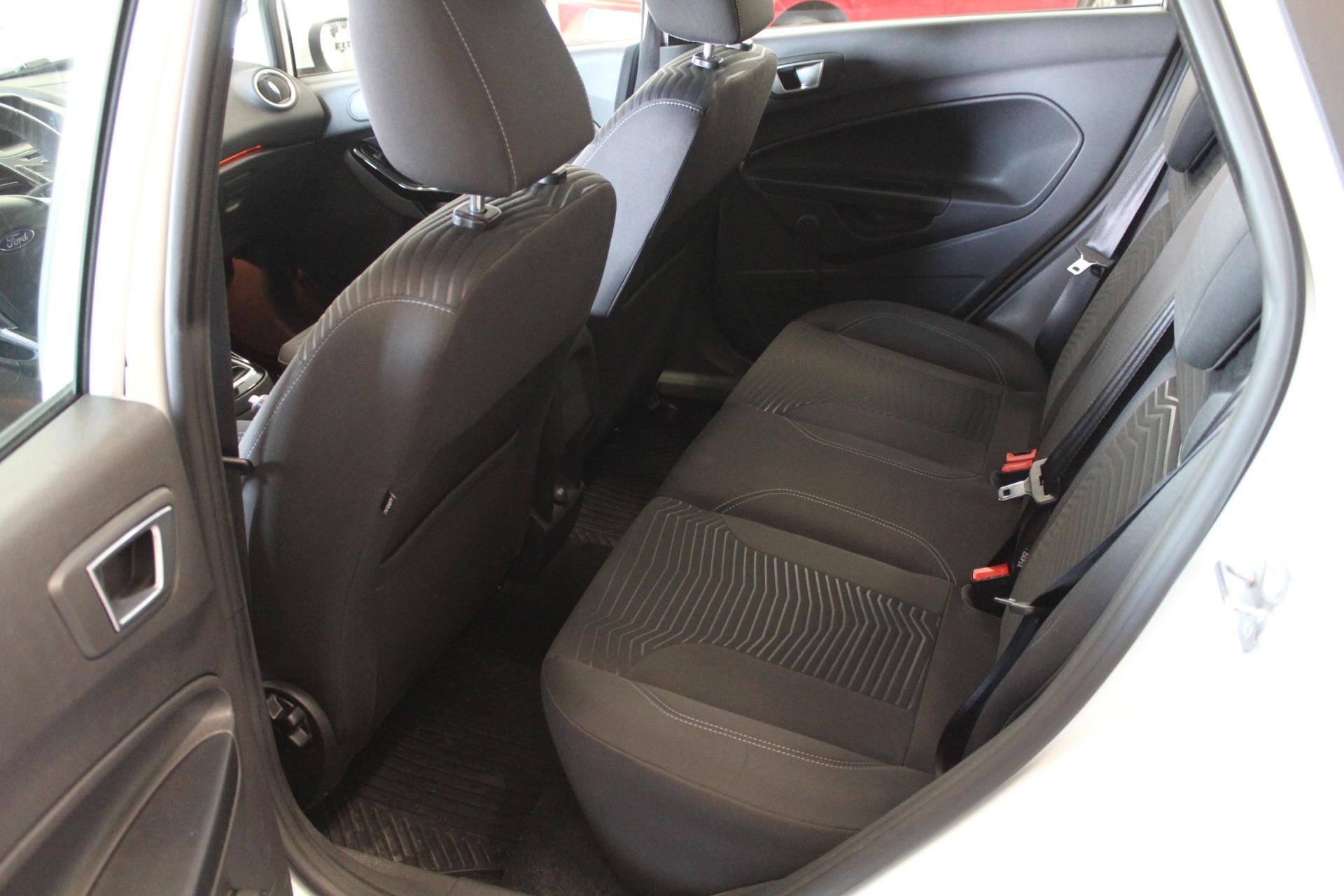 Ford Fiesta EcoBoost 100hv Titanium 5-ov *JAKOHIHNA VAIHDETTU/JUURI KATSASTETTU/UUDET KESÄRENKAAT/CRUISE*