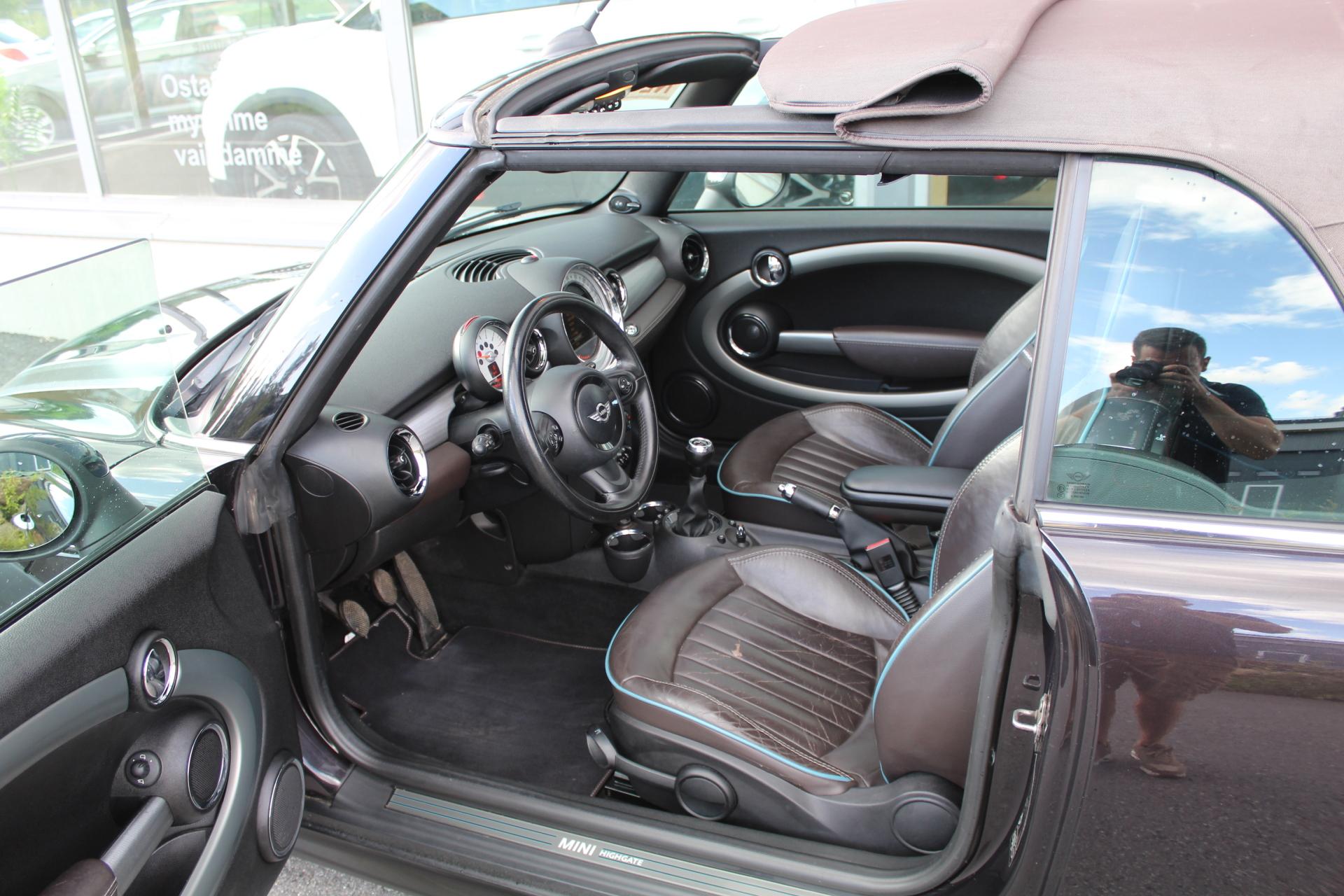 Mini Cooper 1,6 R57 Cabrio Highgate *NAVI/XENON/H&K/TUTKAT/NAHAT*
