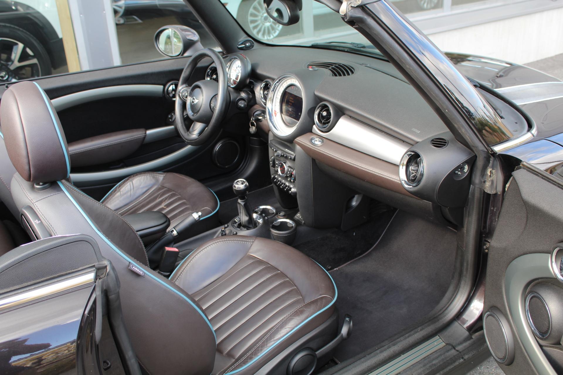 Mini Cooper 1,6 R57 Cabrio Highgate *NAVI/XENON/H&K/TUTKAT/NAHAT*