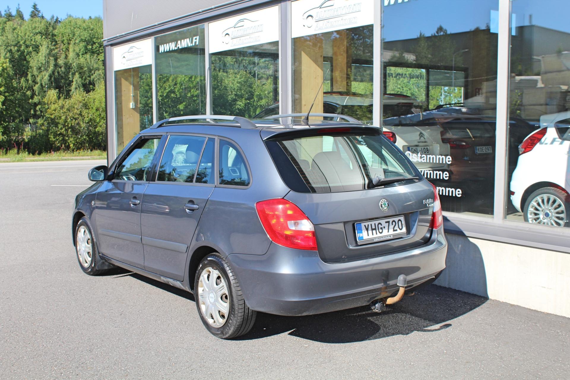 Skoda Fabia Combi 1,4 16v Ambiente *JUURI HUOLLETTU JA JAKOHIHNA VAIHDETTU*