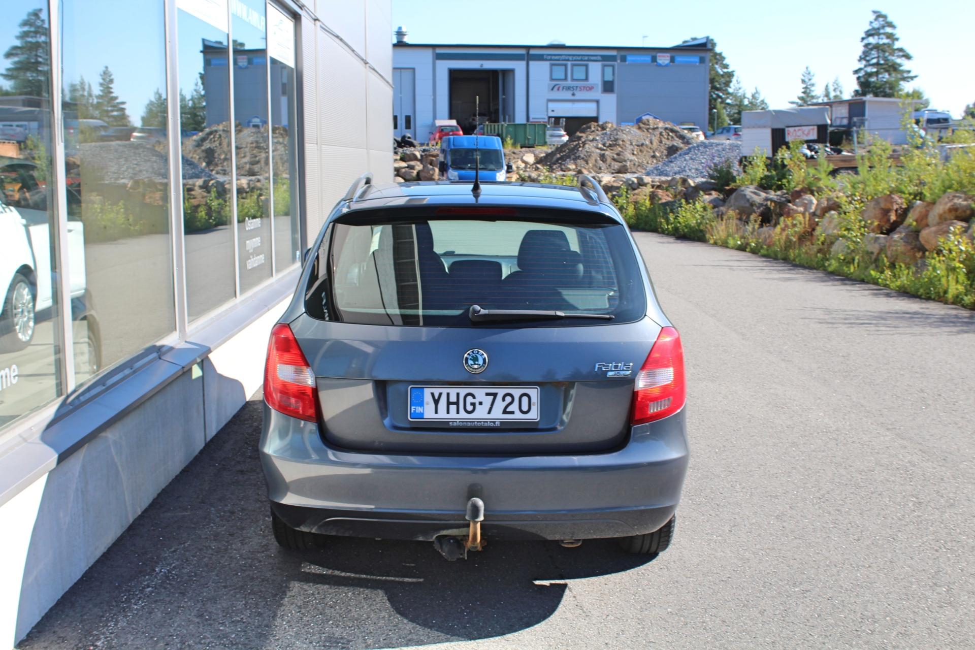 Skoda Fabia Combi 1,4 16v Ambiente *JUURI HUOLLETTU JA JAKOHIHNA VAIHDETTU*