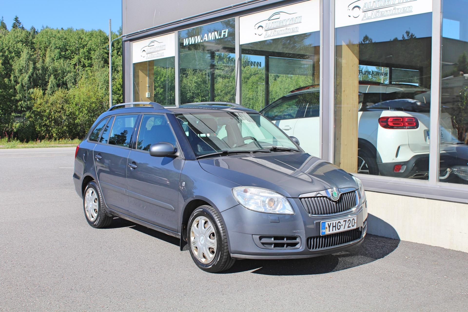 Skoda Fabia Combi 1,4 16v Ambiente *JUURI HUOLLETTU JA JAKOHIHNA VAIHDETTU*