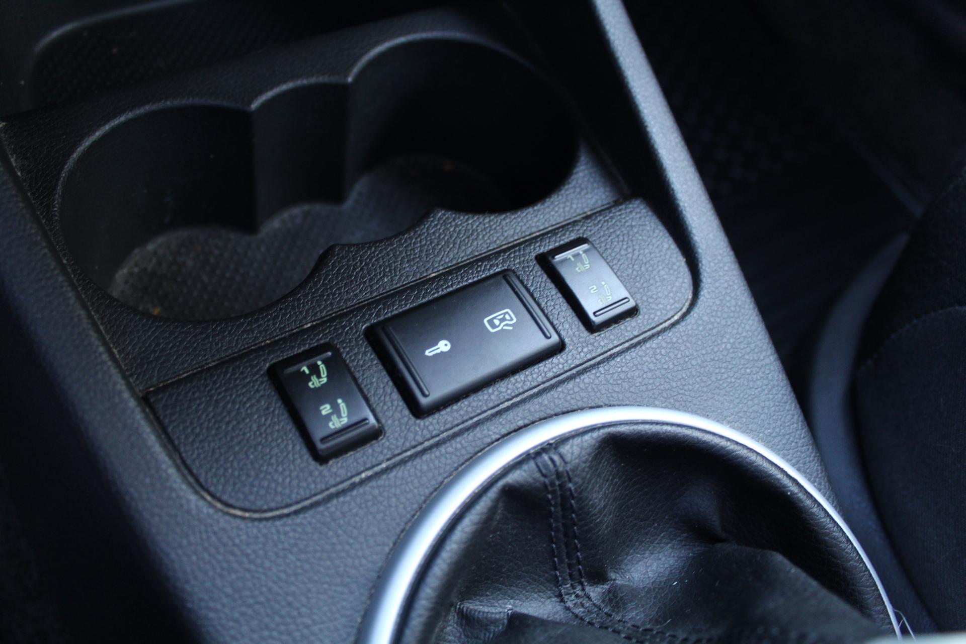 Skoda Fabia Combi 1,4 16v Ambiente *JUURI HUOLLETTU JA JAKOHIHNA VAIHDETTU*