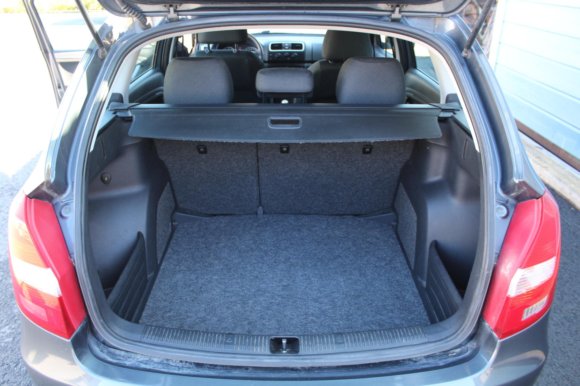 Skoda Fabia Combi 1,4 16v Ambiente *JUURI HUOLLETTU JA JAKOHIHNA VAIHDETTU*