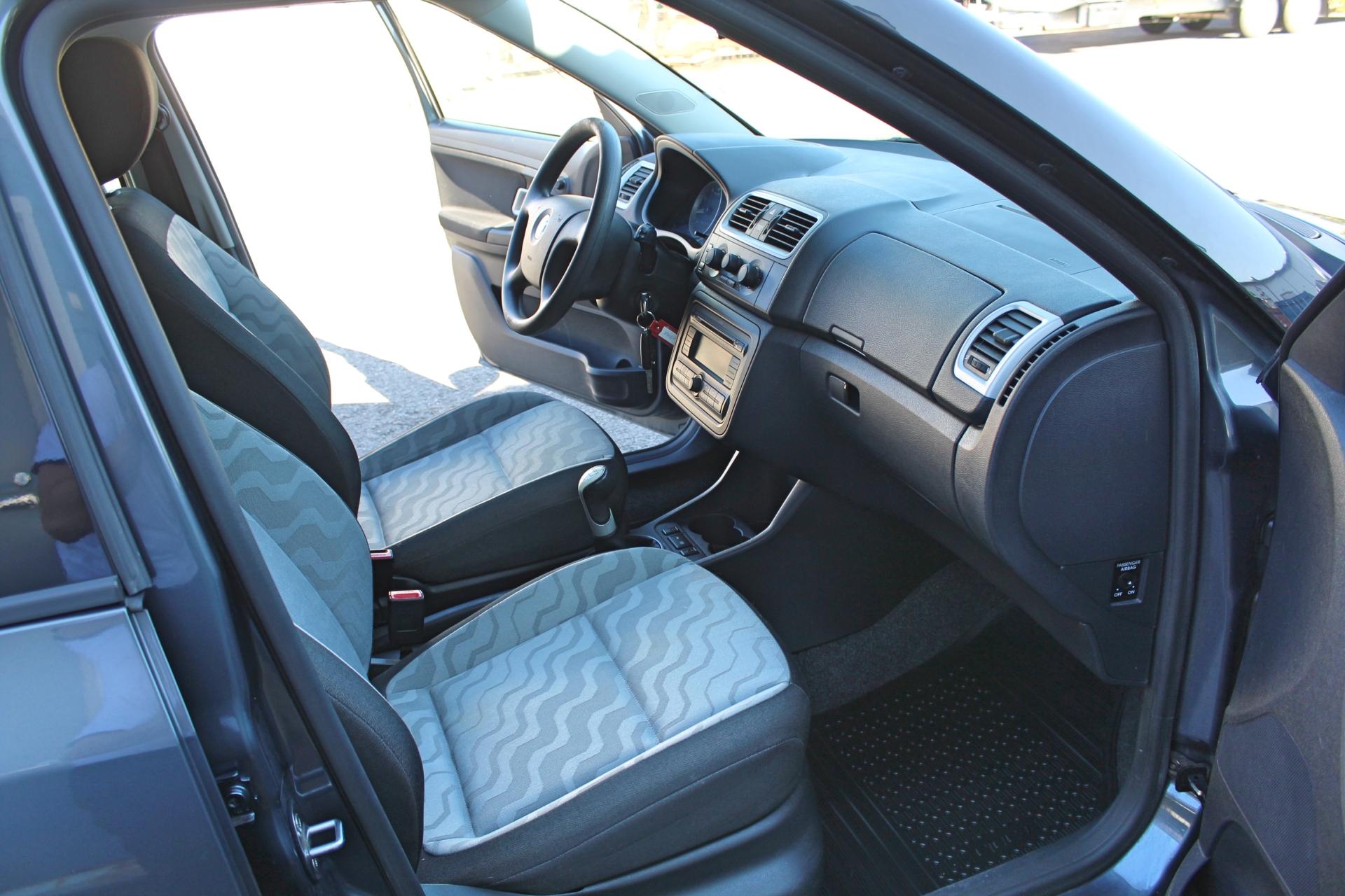 Skoda Fabia Combi 1,4 16v Ambiente *JUURI HUOLLETTU JA JAKOHIHNA VAIHDETTU*