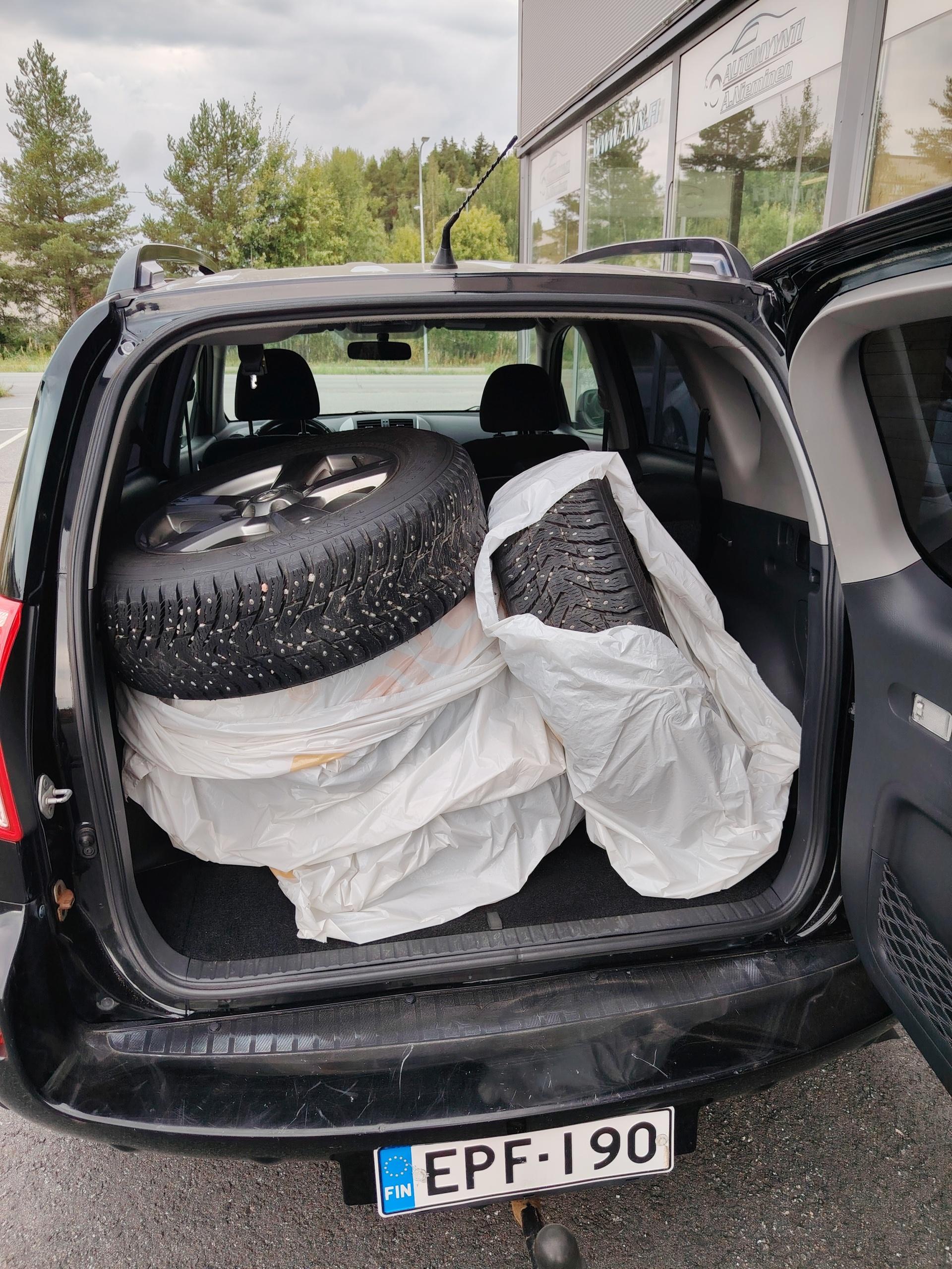 Toyota RAV4 2,0 VVT-i 4WD Luxury 