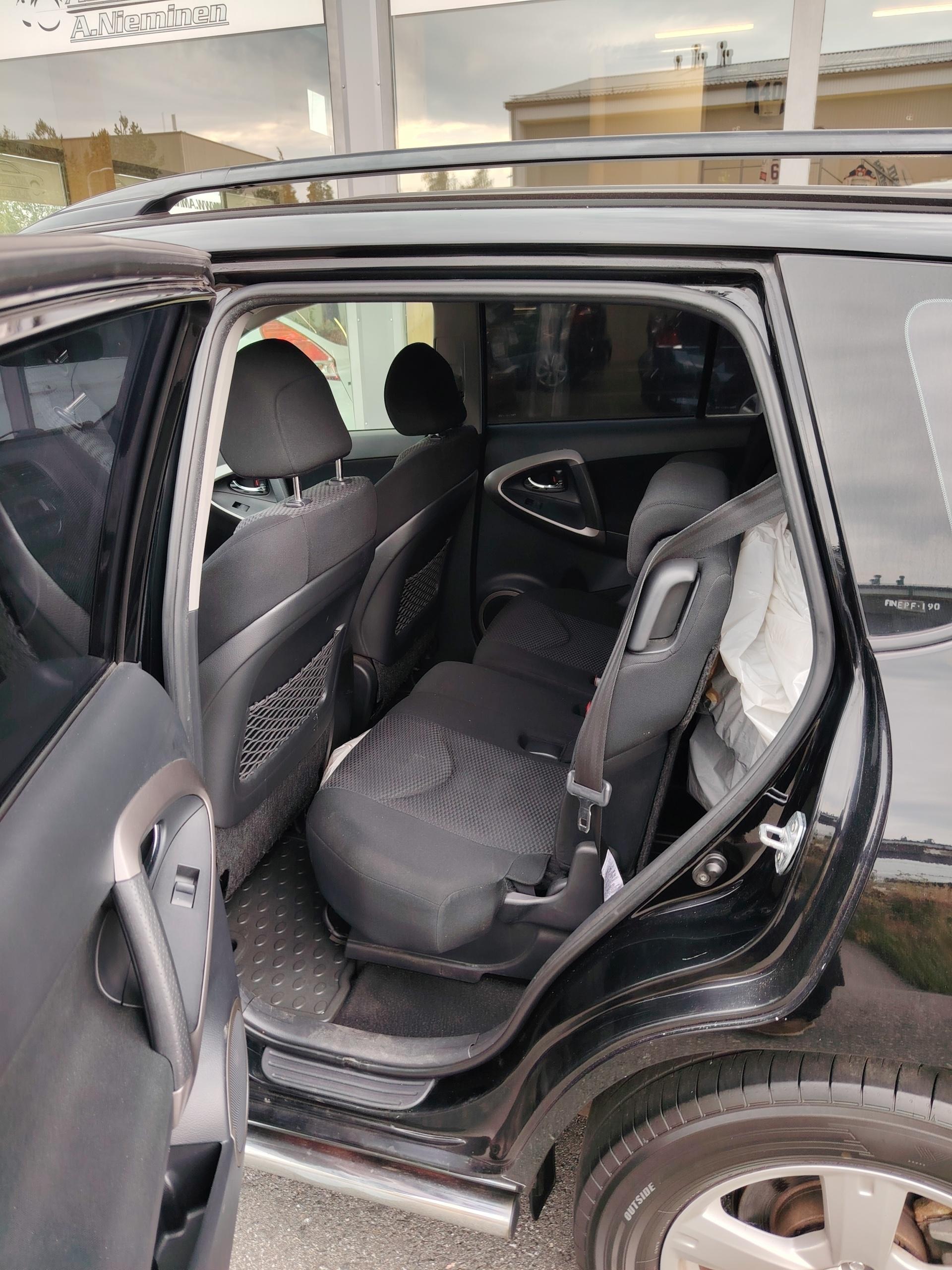 Toyota RAV4 2,0 VVT-i 4WD Luxury 