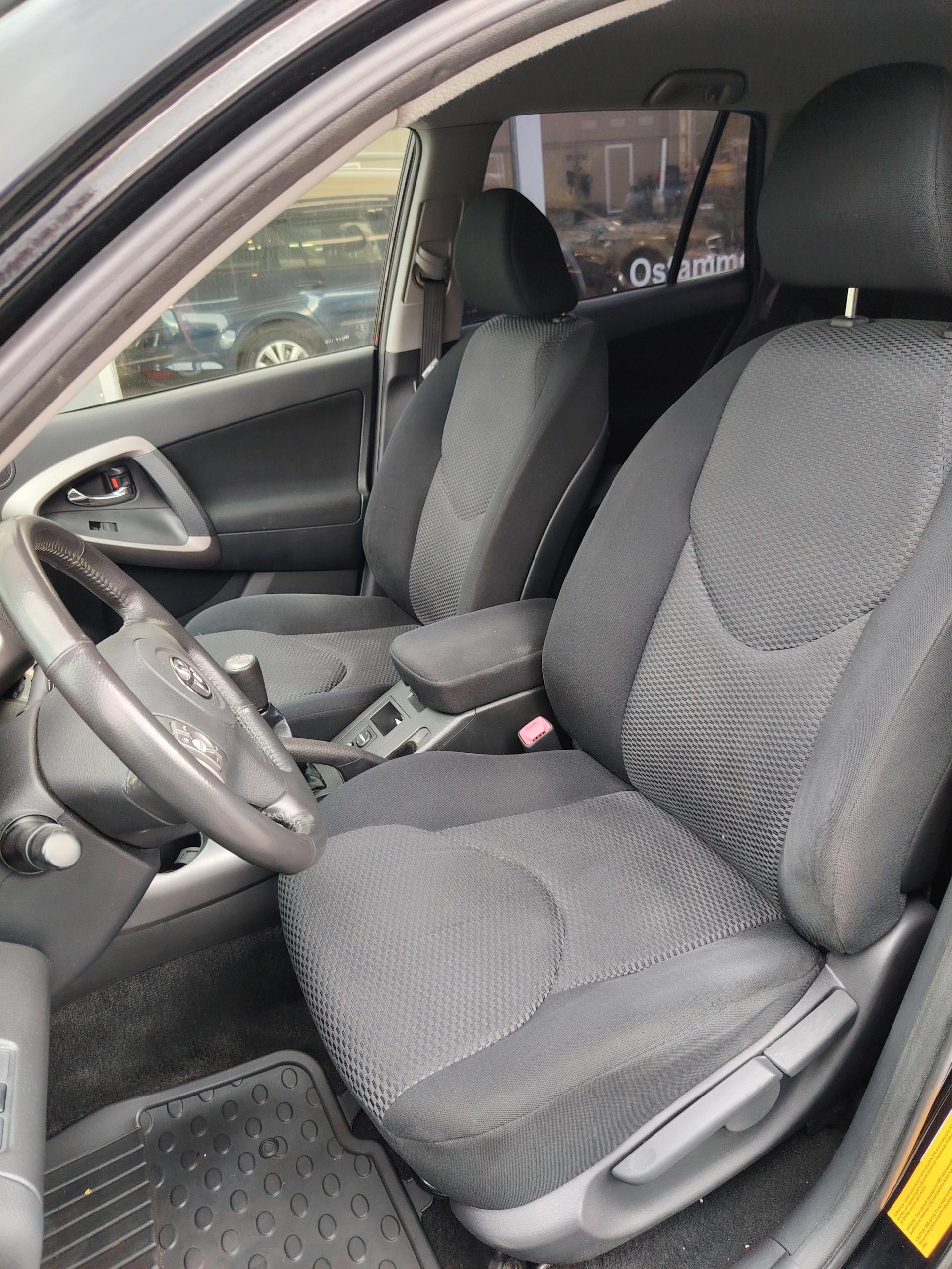 Toyota RAV4 2,0 VVT-i 4WD Luxury 
