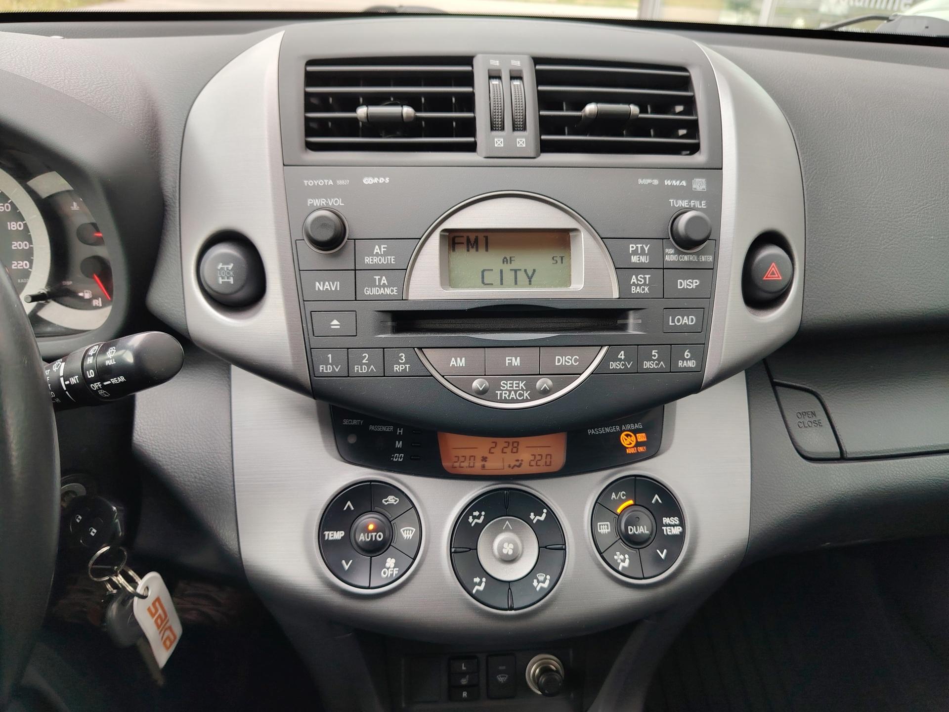 Toyota RAV4 2,0 VVT-i 4WD Luxury 