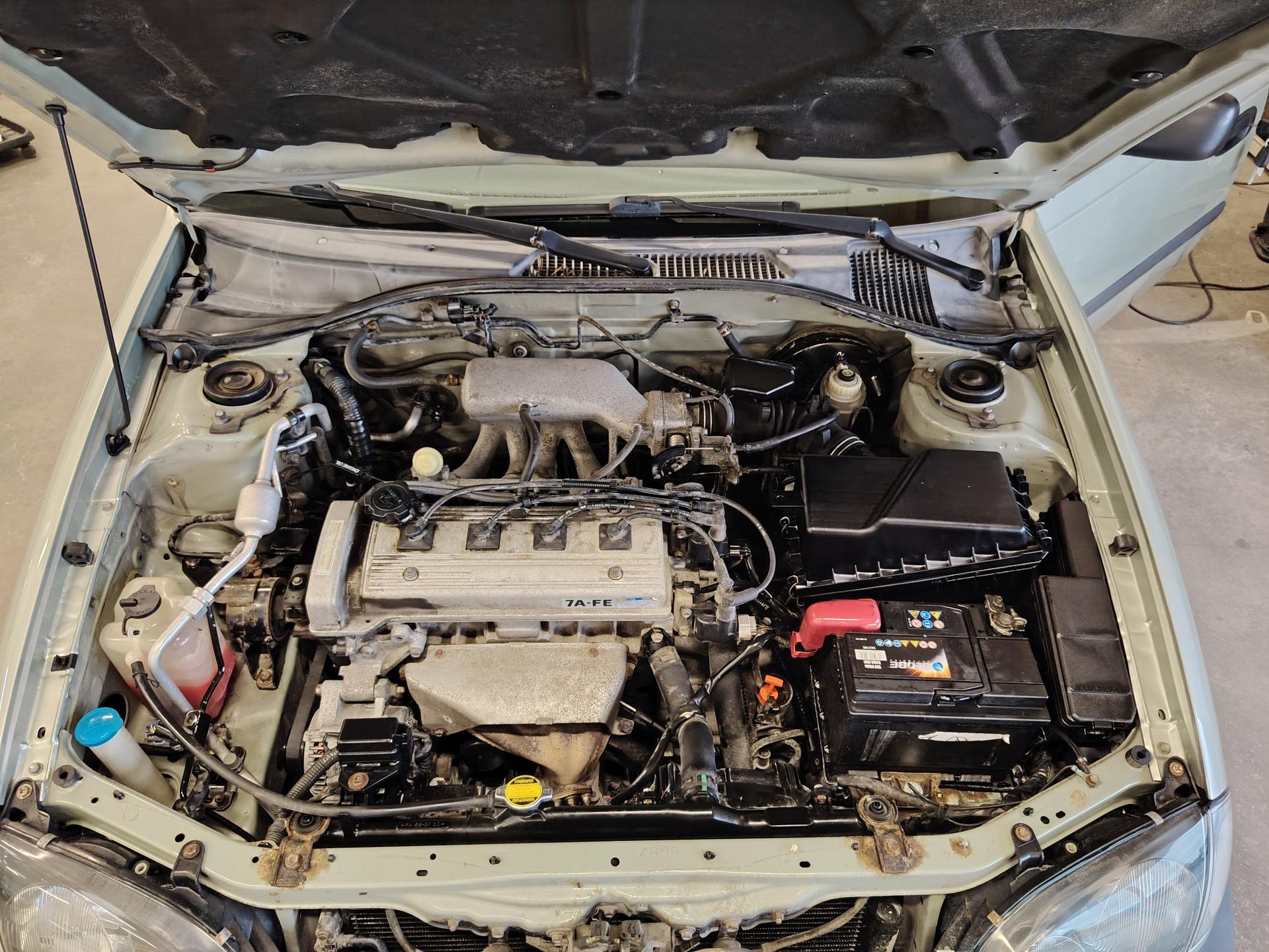 Toyota Avensis 1.8 Automaatti *ILMASTOINTI/VETOKOUKKU/JUURI KATSASTETTU*