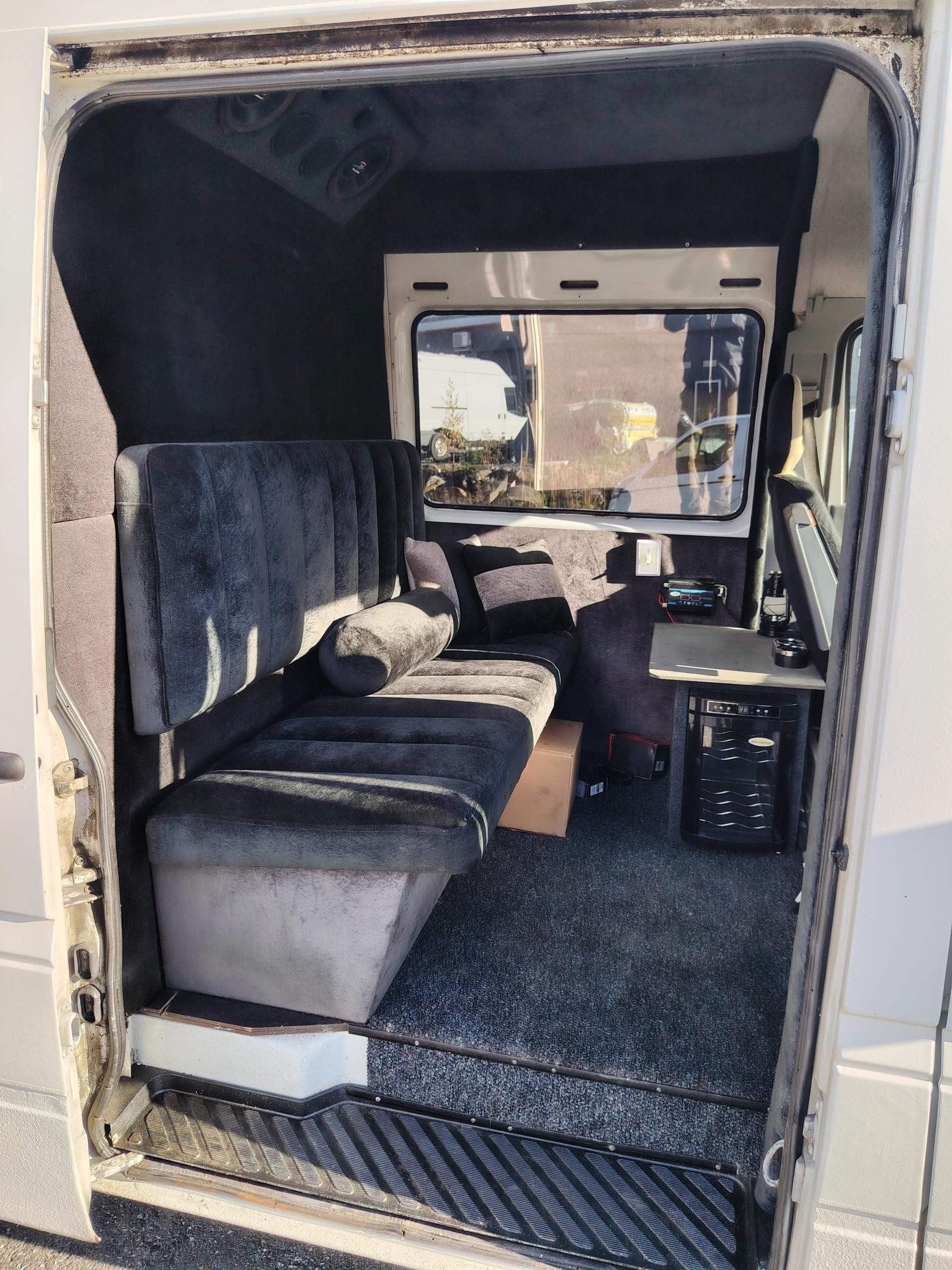Mercedes-Benz Sprinter 316 CDI Jatko-ohjaamo 2+4 hengen. 