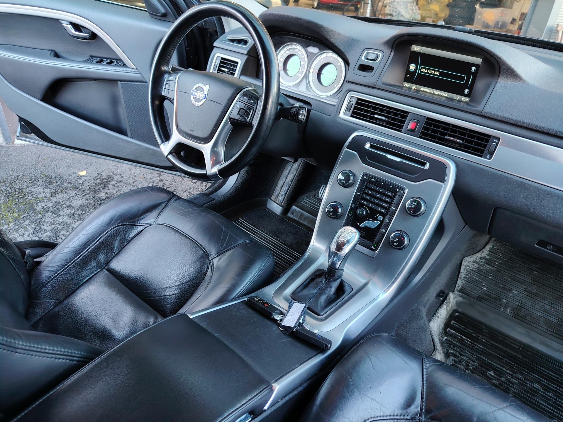 Volvo V70 D3 Aut Summum Edition Business *SIISTI SUOMIAUTO VOLVON 5-SYL MOOTTORILLA*