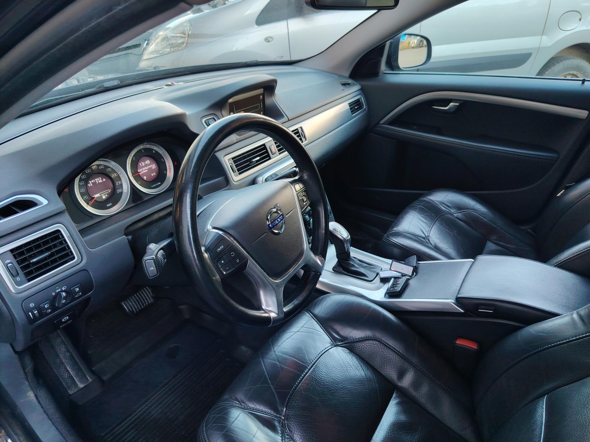 Volvo V70 D3 Aut Summum Edition Business *SIISTI SUOMIAUTO VOLVON 5-SYL MOOTTORILLA*