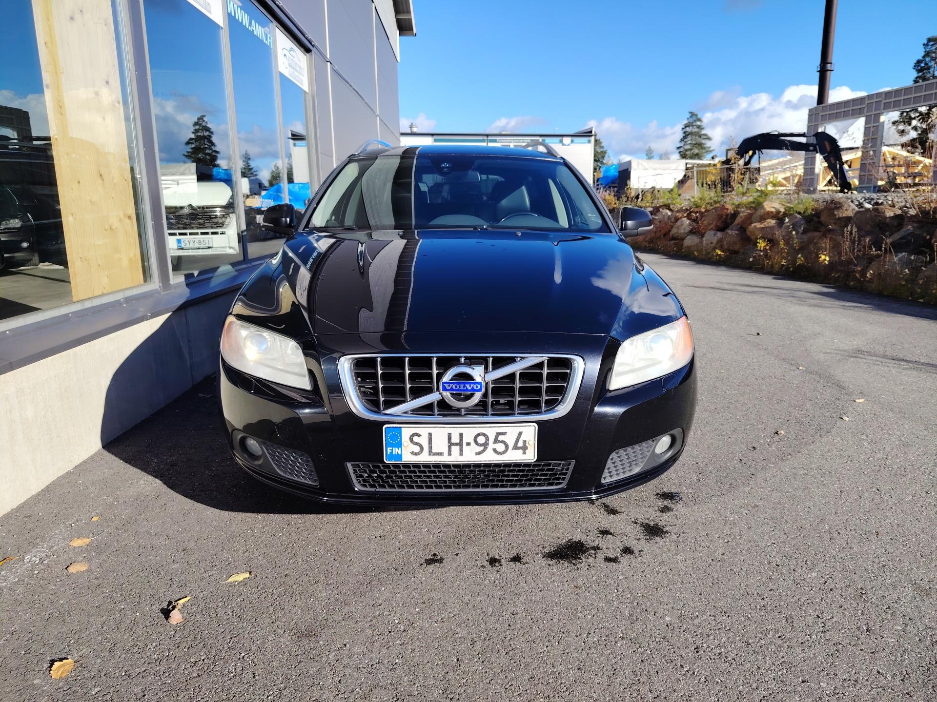 Volvo V70 D3 Aut Summum Edition Business *SIISTI SUOMIAUTO VOLVON 5-SYL MOOTTORILLA*