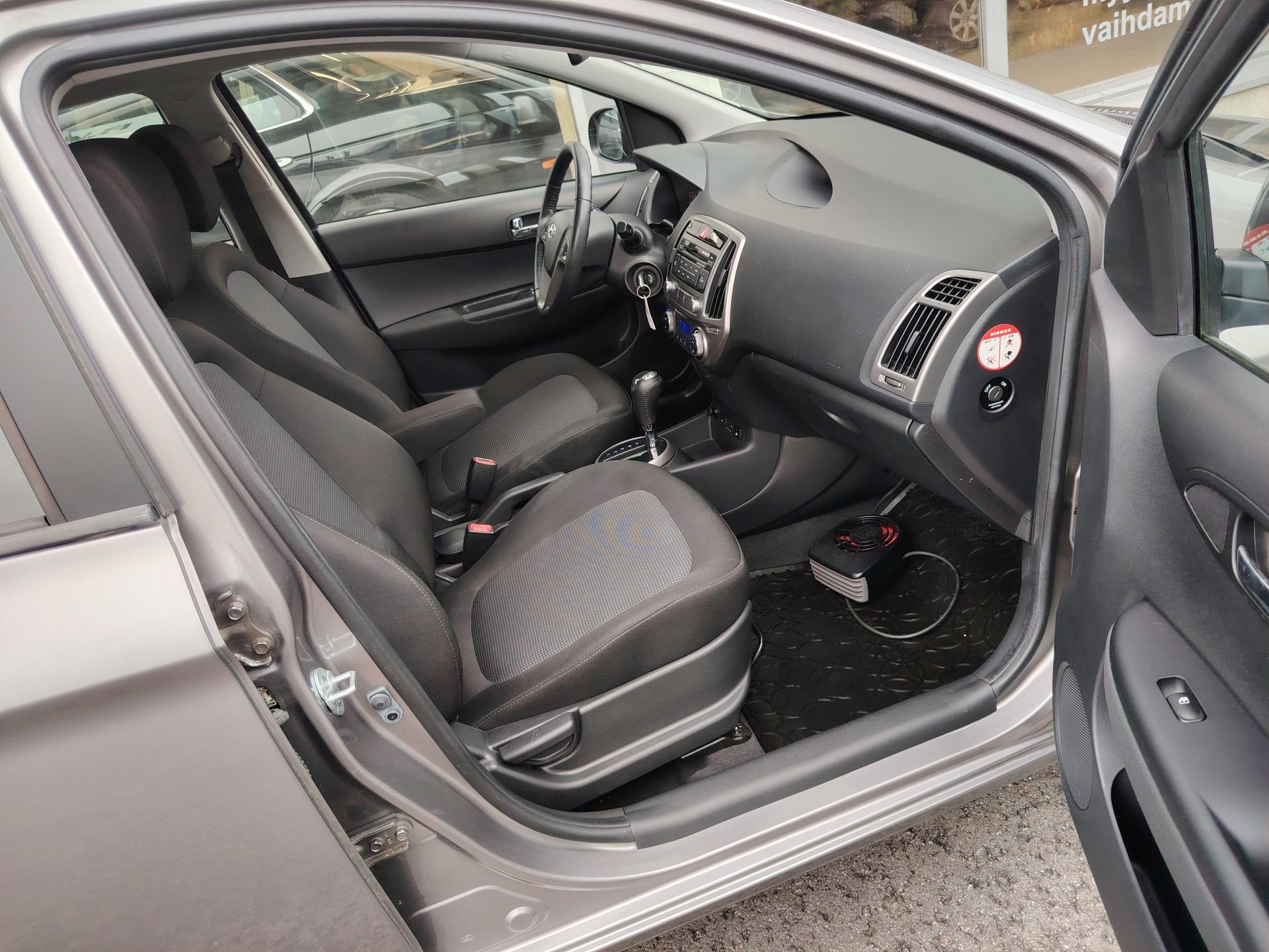 Hyundai i20 1.4 74kw Aut Comfort *1-OMISTEINEN SUOMIAUTO*