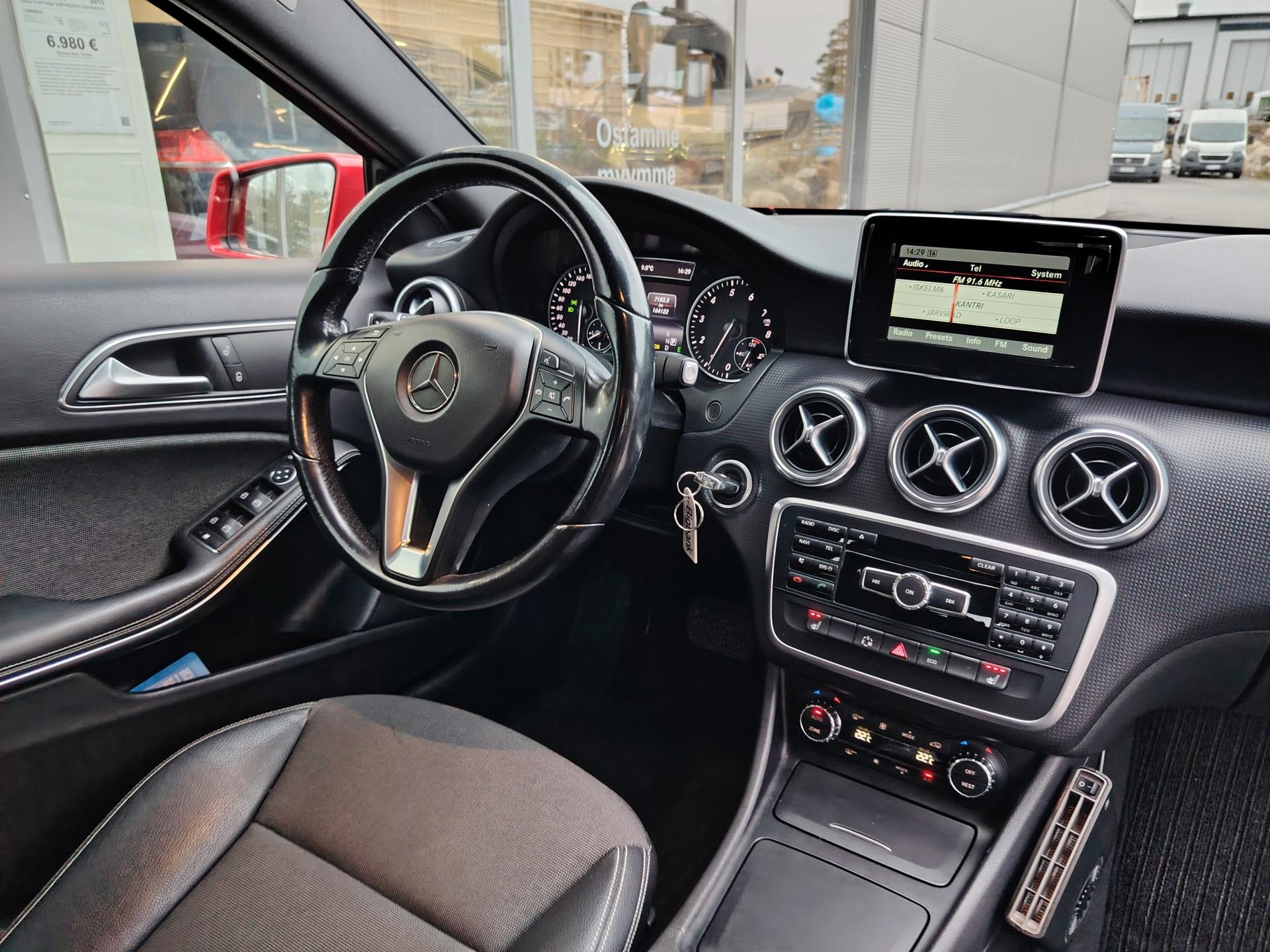 Mercedes-Benz A 180 Aut *LOHKOLÄMMITIN/XENON/JUURI KATSASTETTU*