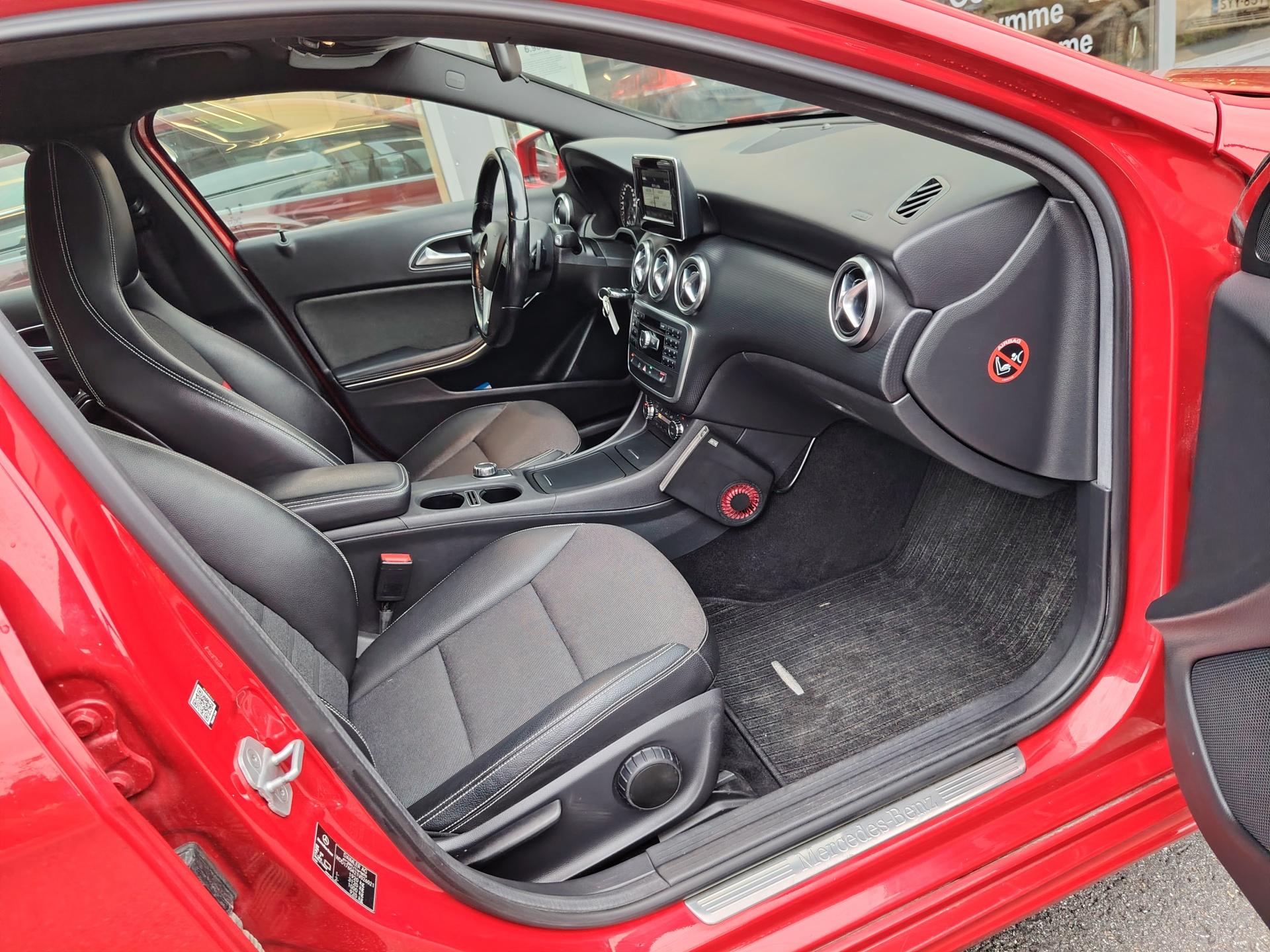 Mercedes-Benz A 180 Aut *LOHKOLÄMMITIN/XENON/JUURI KATSASTETTU*