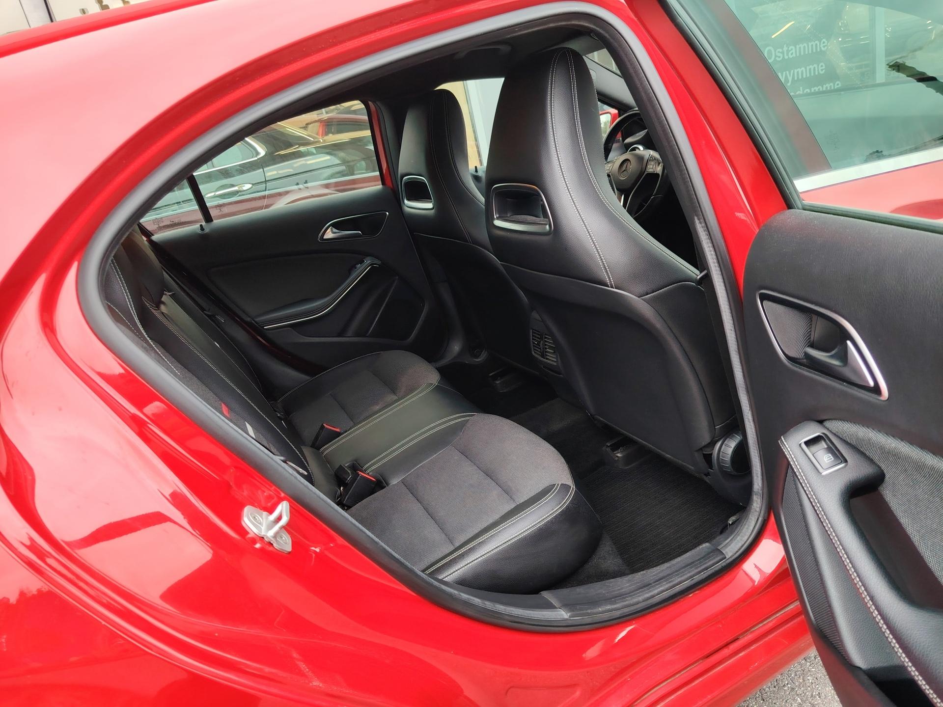 Mercedes-Benz A 180 Aut *LOHKOLÄMMITIN/XENON/JUURI KATSASTETTU*