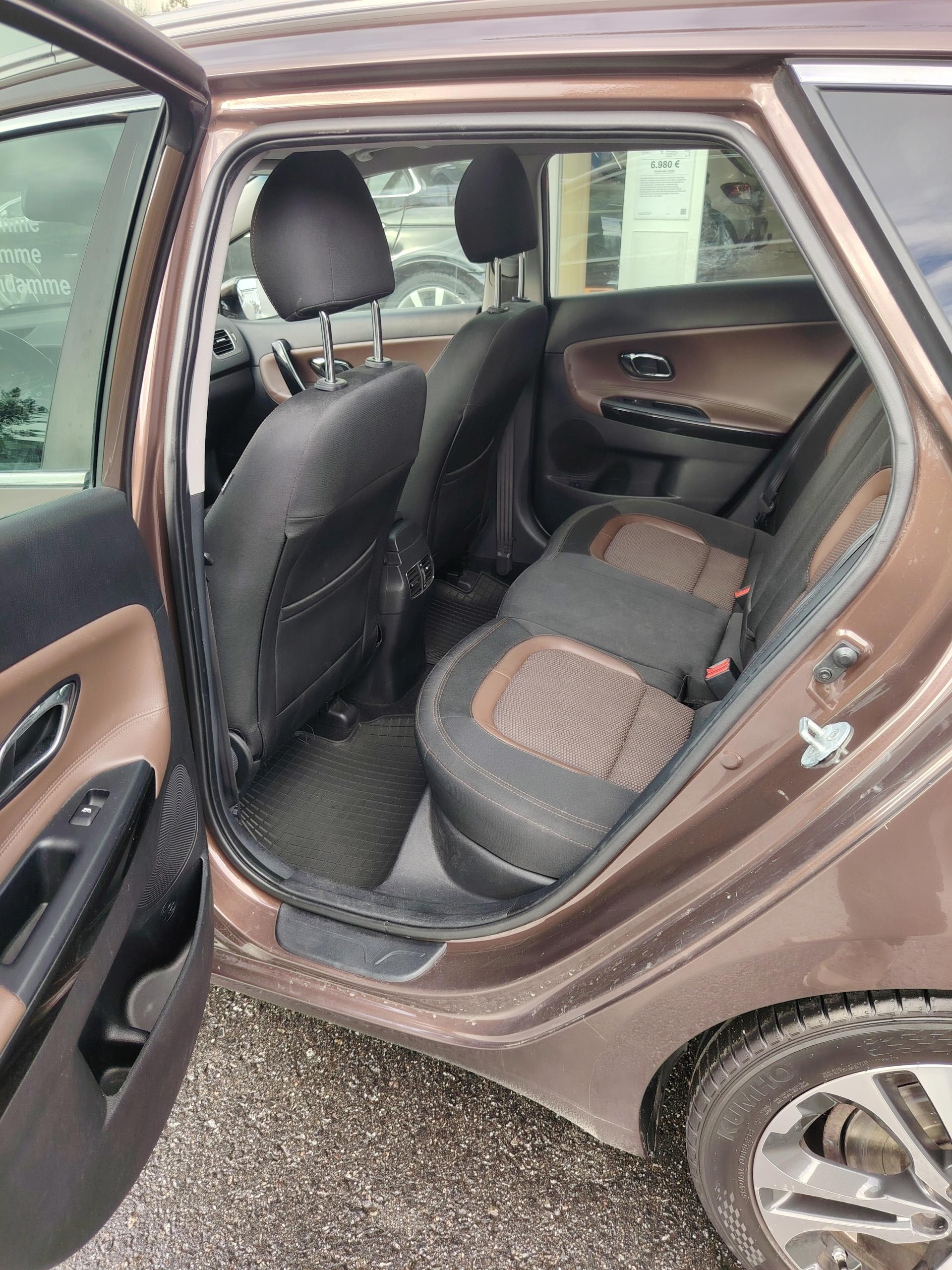 Kia Ceed 1,6 TX SW Aut *PANORAMALASIKATTO/VETOKOUKKU/XENON*