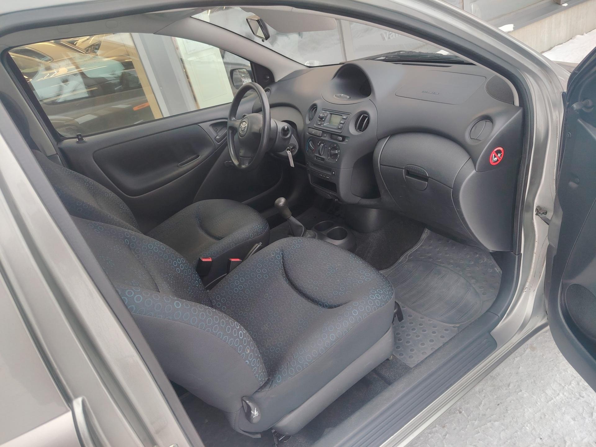 Toyota Yaris 1,3 VVT-i Linea Terra 3d *LUOTETTAVA KÄYTTÖAUTO OSAMAKSULLA ALK 69€/kk*