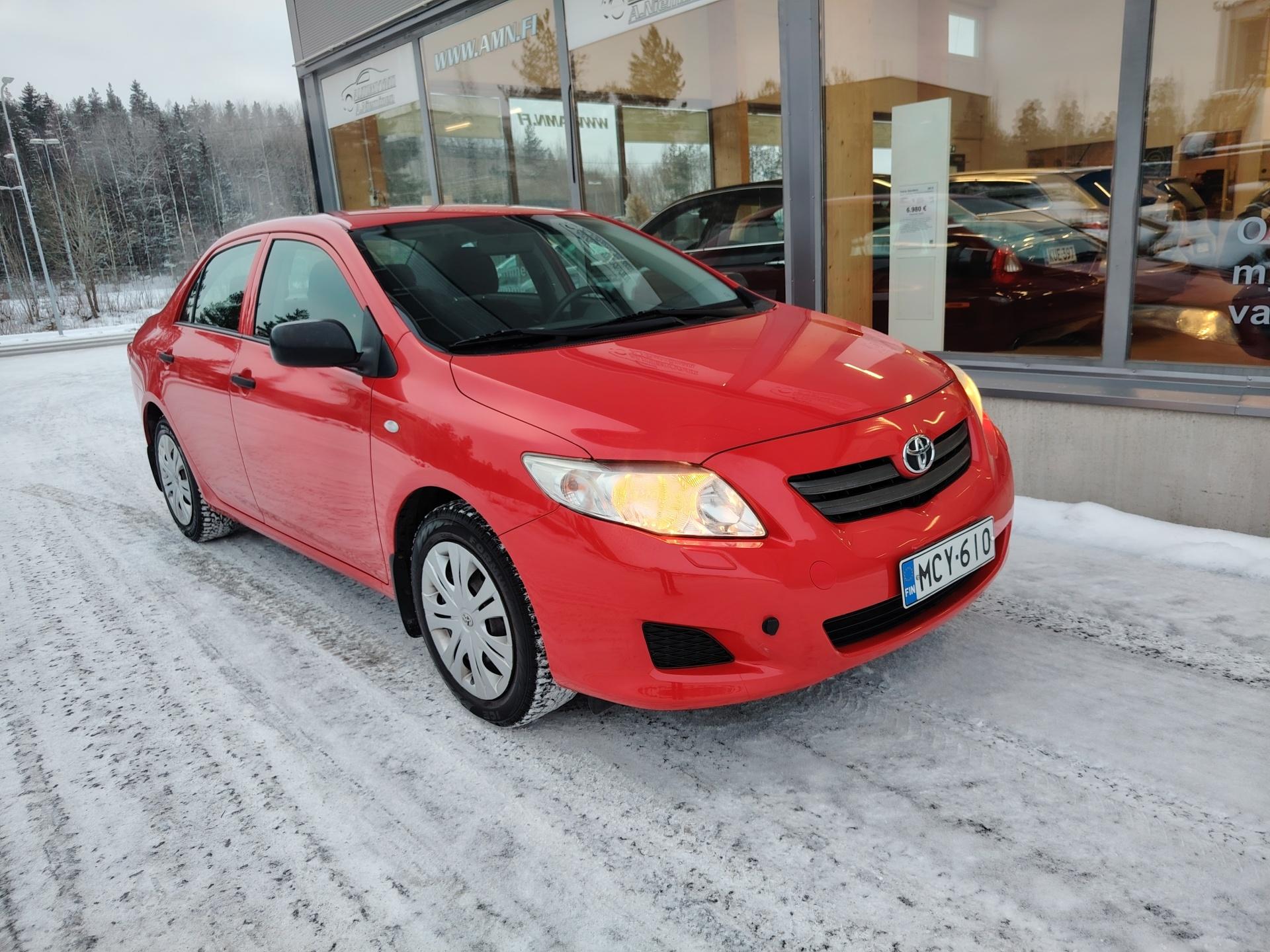 Toyota Corolla 1,4 VVT-i Linea Terra *VETOKOUKKU/JUURI KATSASTETTU*