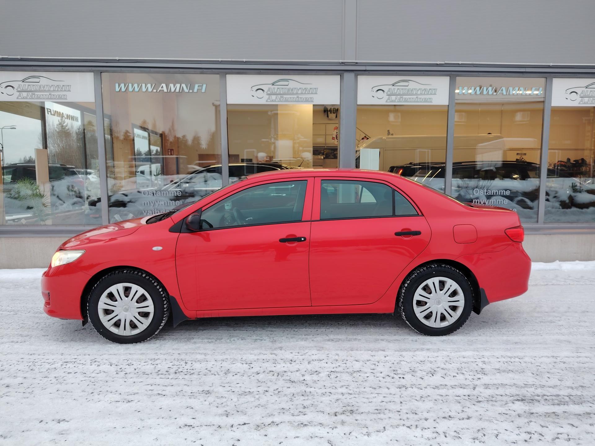 Toyota Corolla 1,4 VVT-i Linea Terra *VETOKOUKKU/JUURI KATSASTETTU*