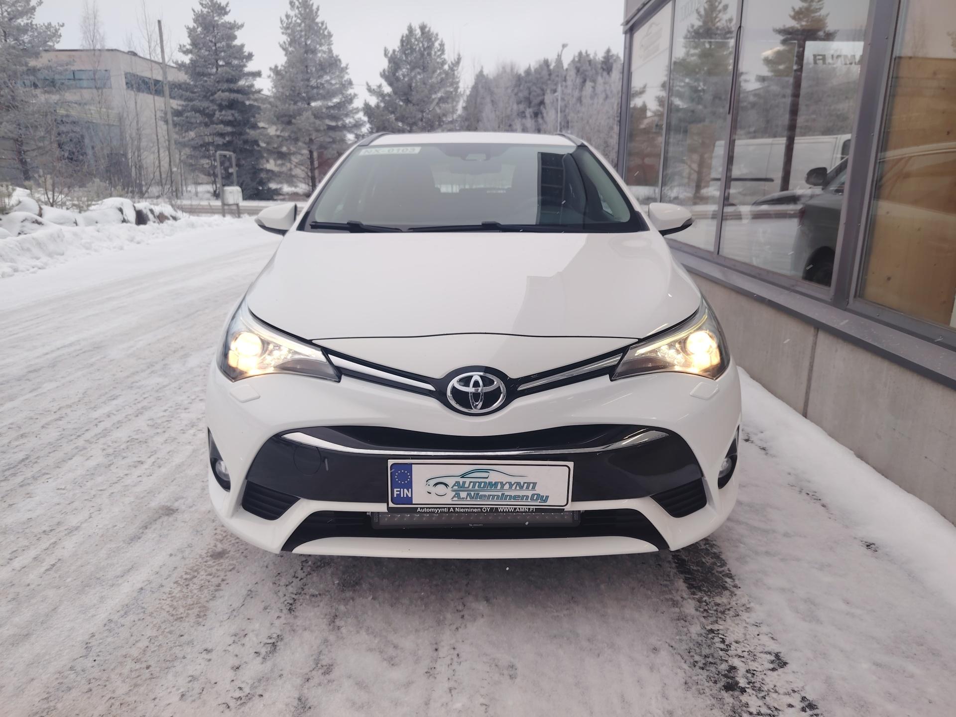 Toyota Avensis 1,8 Valvematic Touring Sports *VETOKOUKKU/MERKKHUOLLETTU/P-KAMERA*